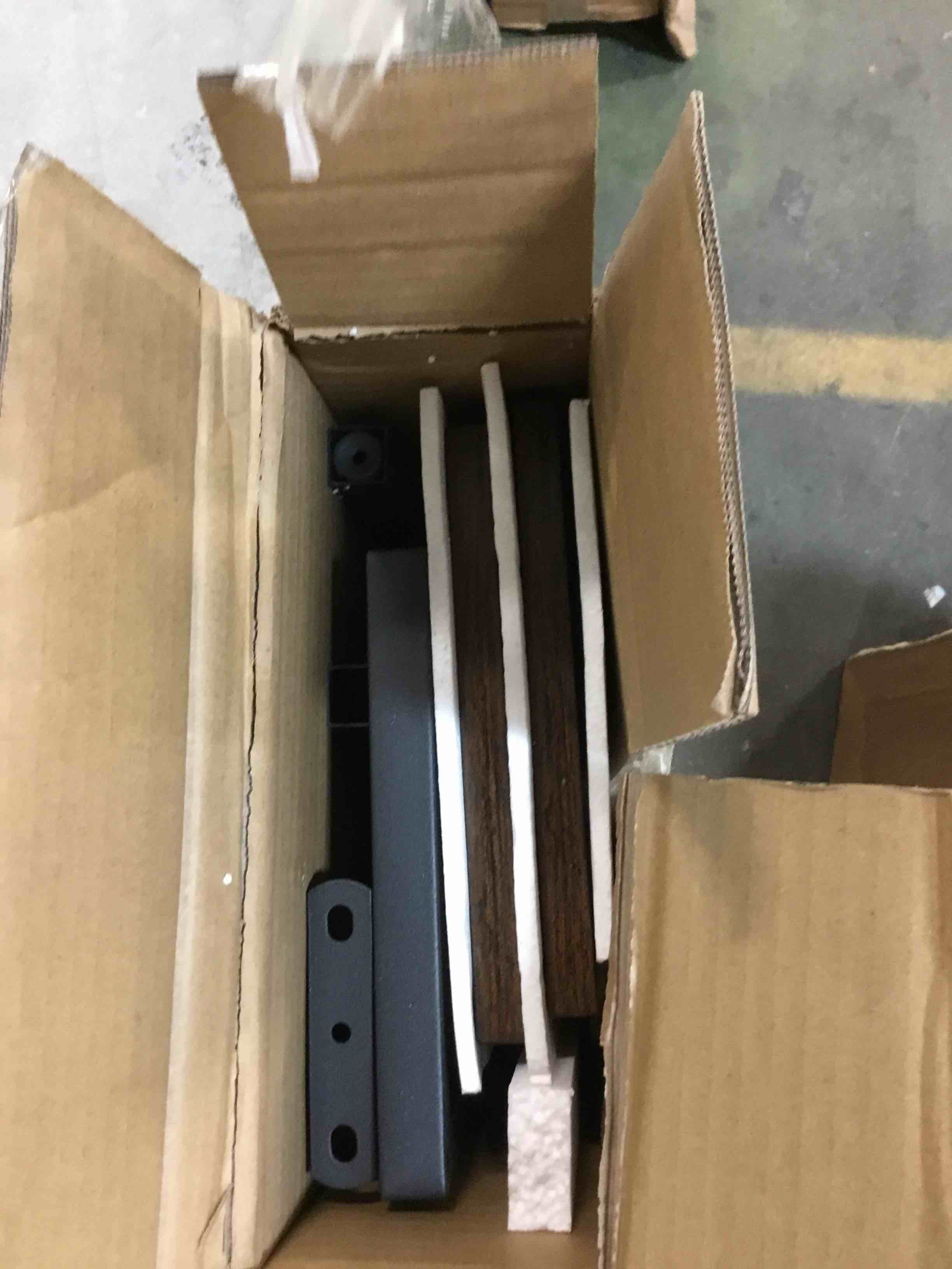 https://s3.amazonaws.com/lotting-images-prod/bidfta/BLU6634014_1720759911490.jpeg
