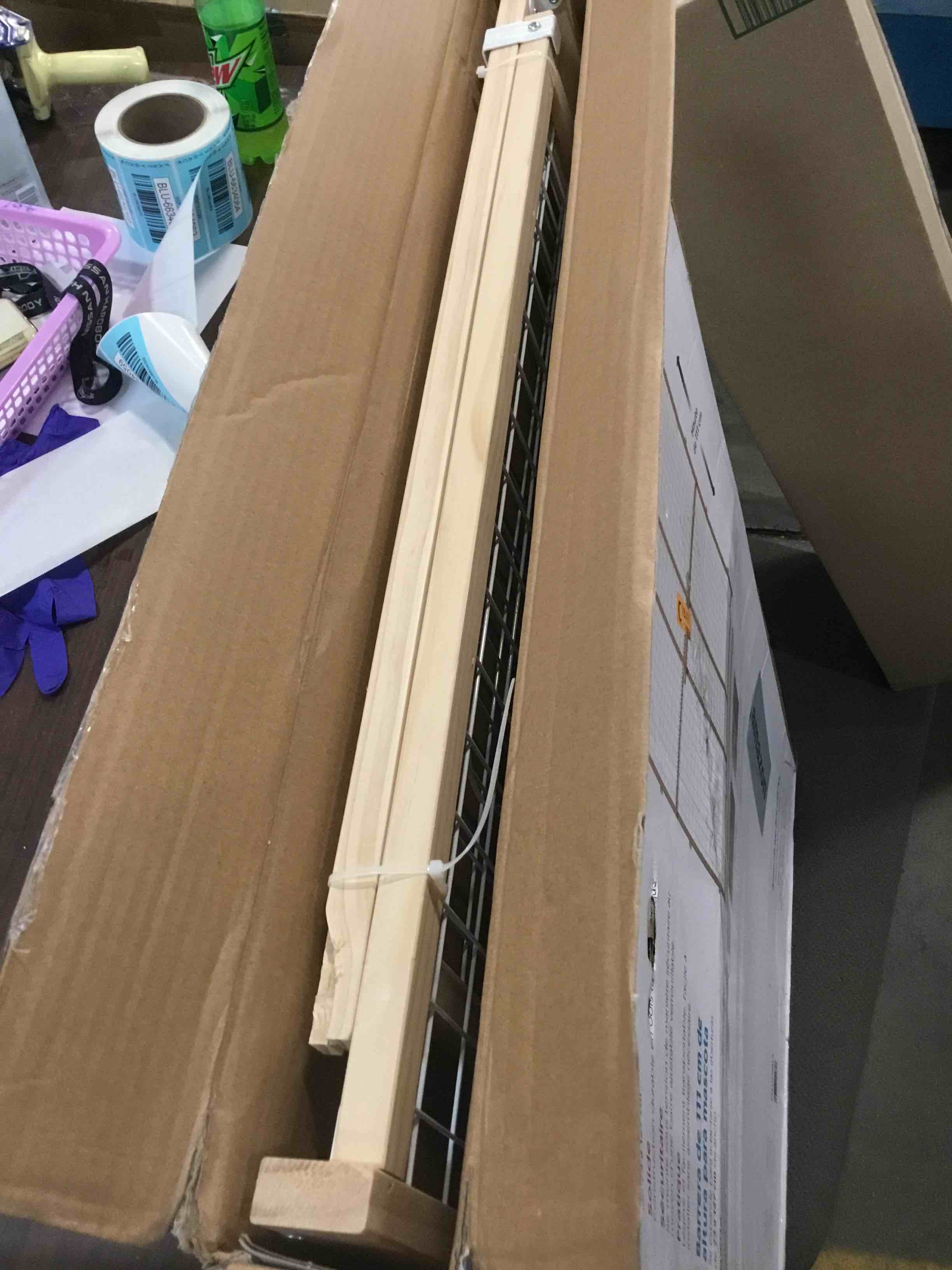 https://s3.amazonaws.com/lotting-images-prod/bidfta/BLU6634059_1720827565263.jpeg