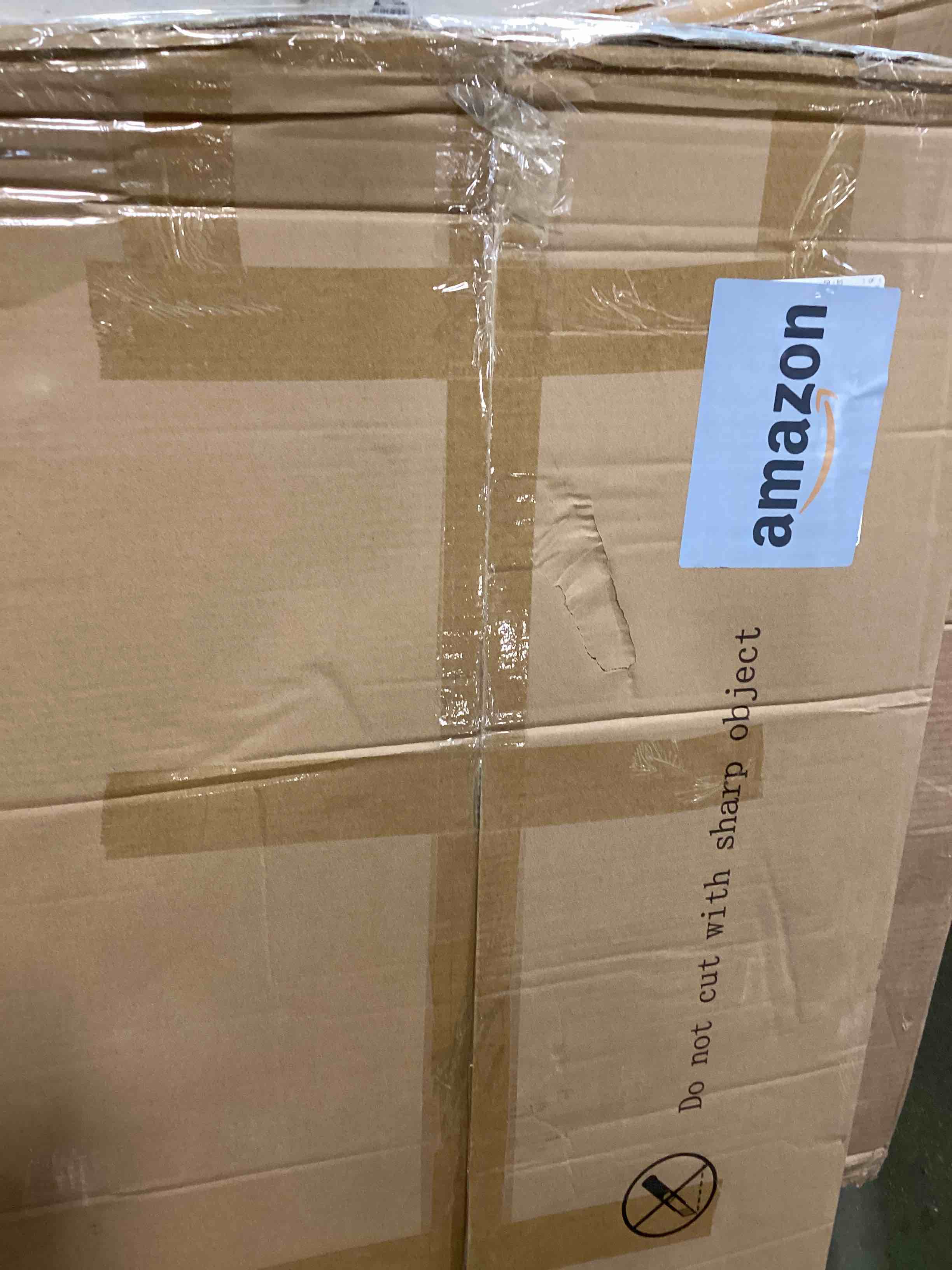 https://s3.amazonaws.com/lotting-images-prod/bidfta/BLU6634163_1721080416844.jpeg
