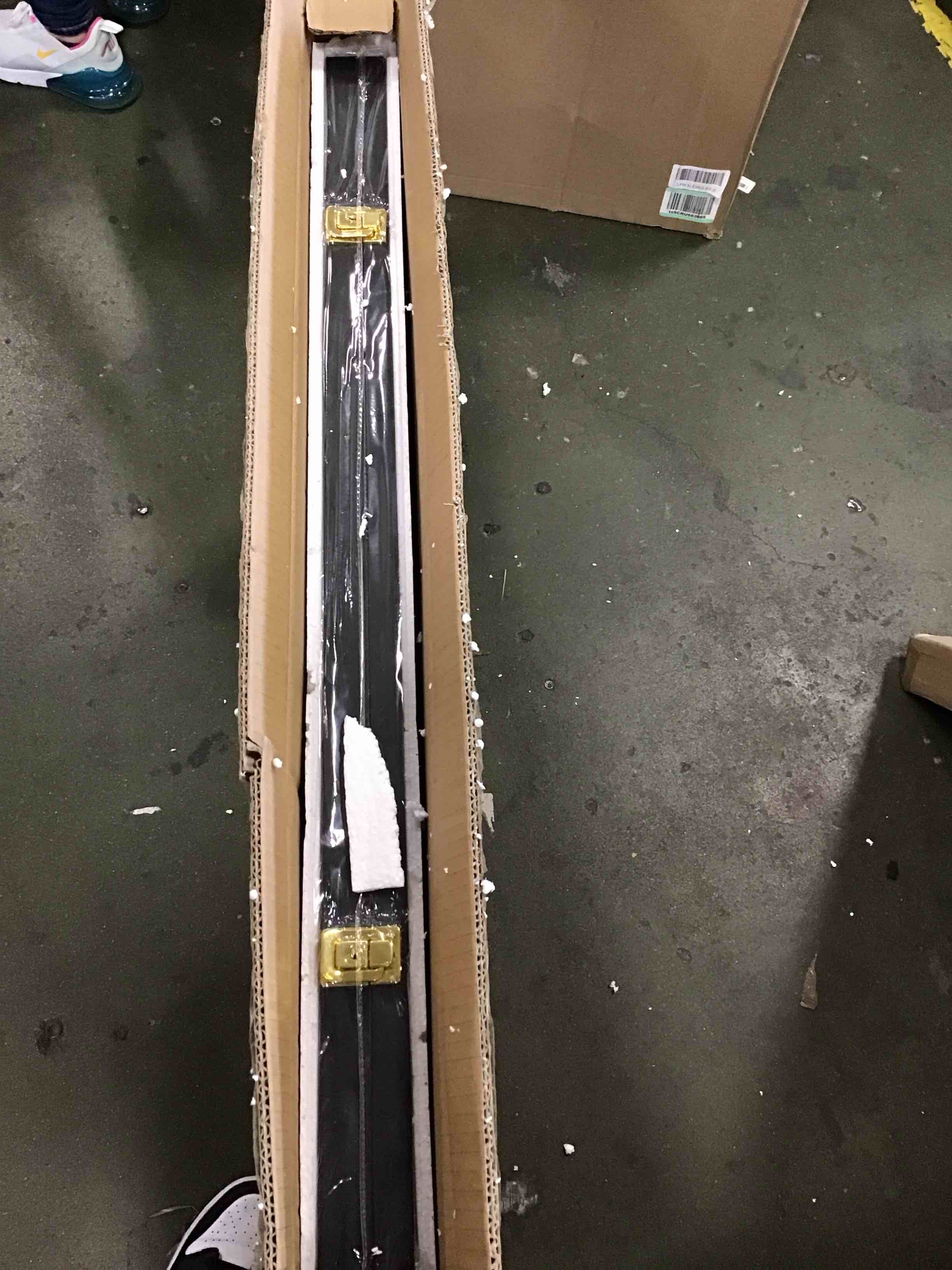 https://s3.amazonaws.com/lotting-images-prod/bidfta/BLU6634252_1721078309319.jpeg