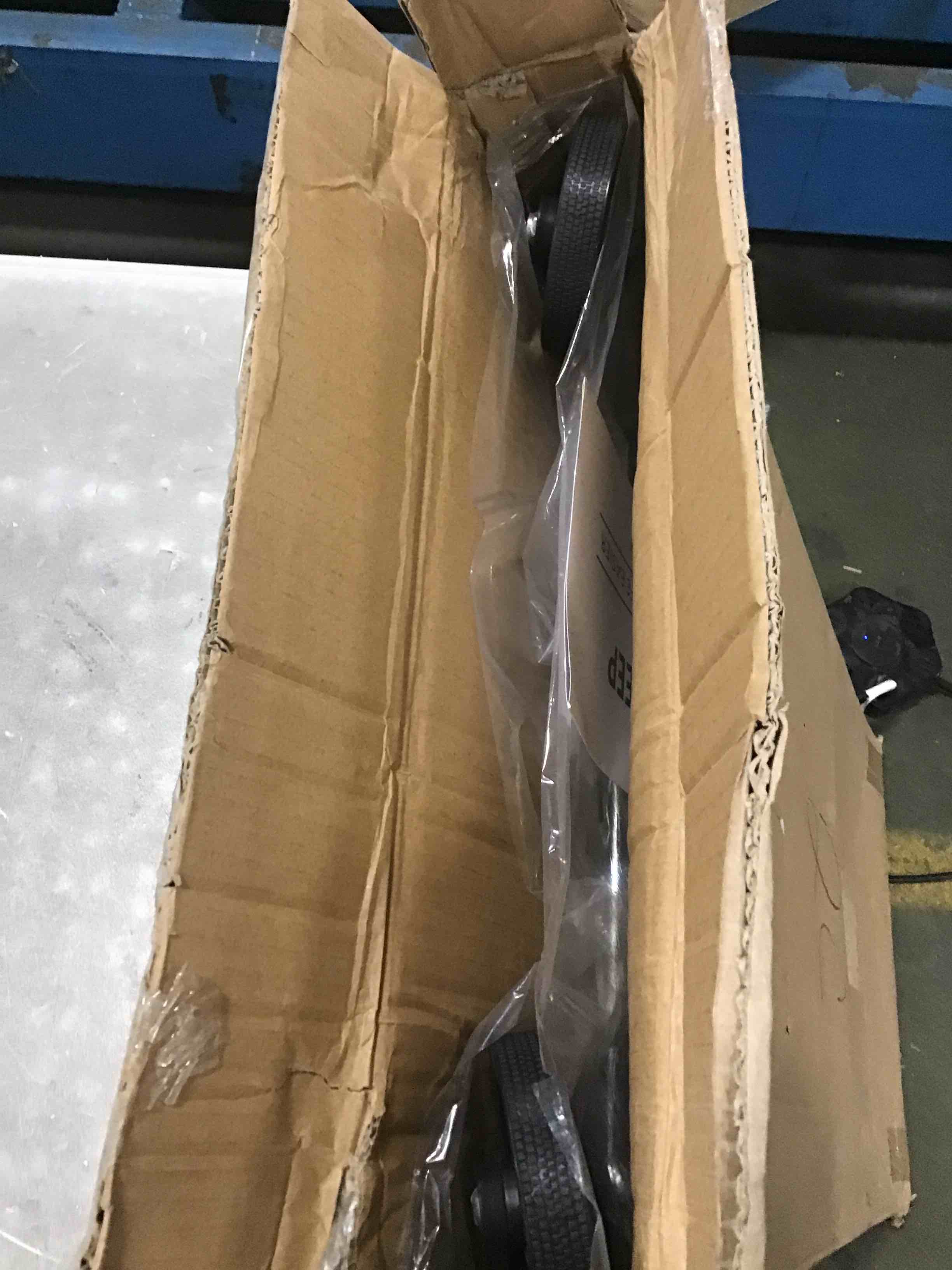 https://s3.amazonaws.com/lotting-images-prod/bidfta/BLU6634522_1721221271897.jpeg