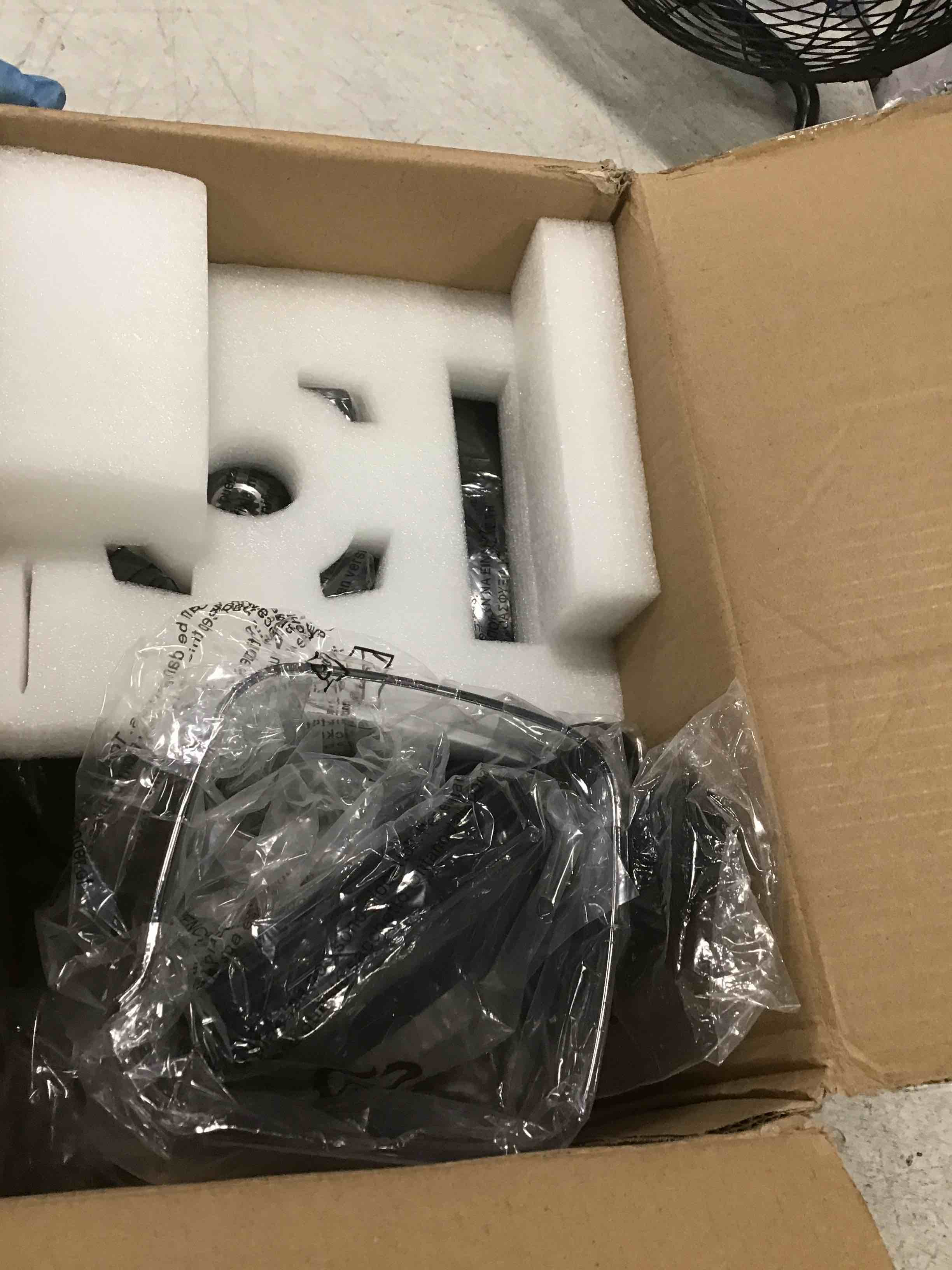 https://s3.amazonaws.com/lotting-images-prod/bidfta/BLU6634909_1721304943614.jpeg
