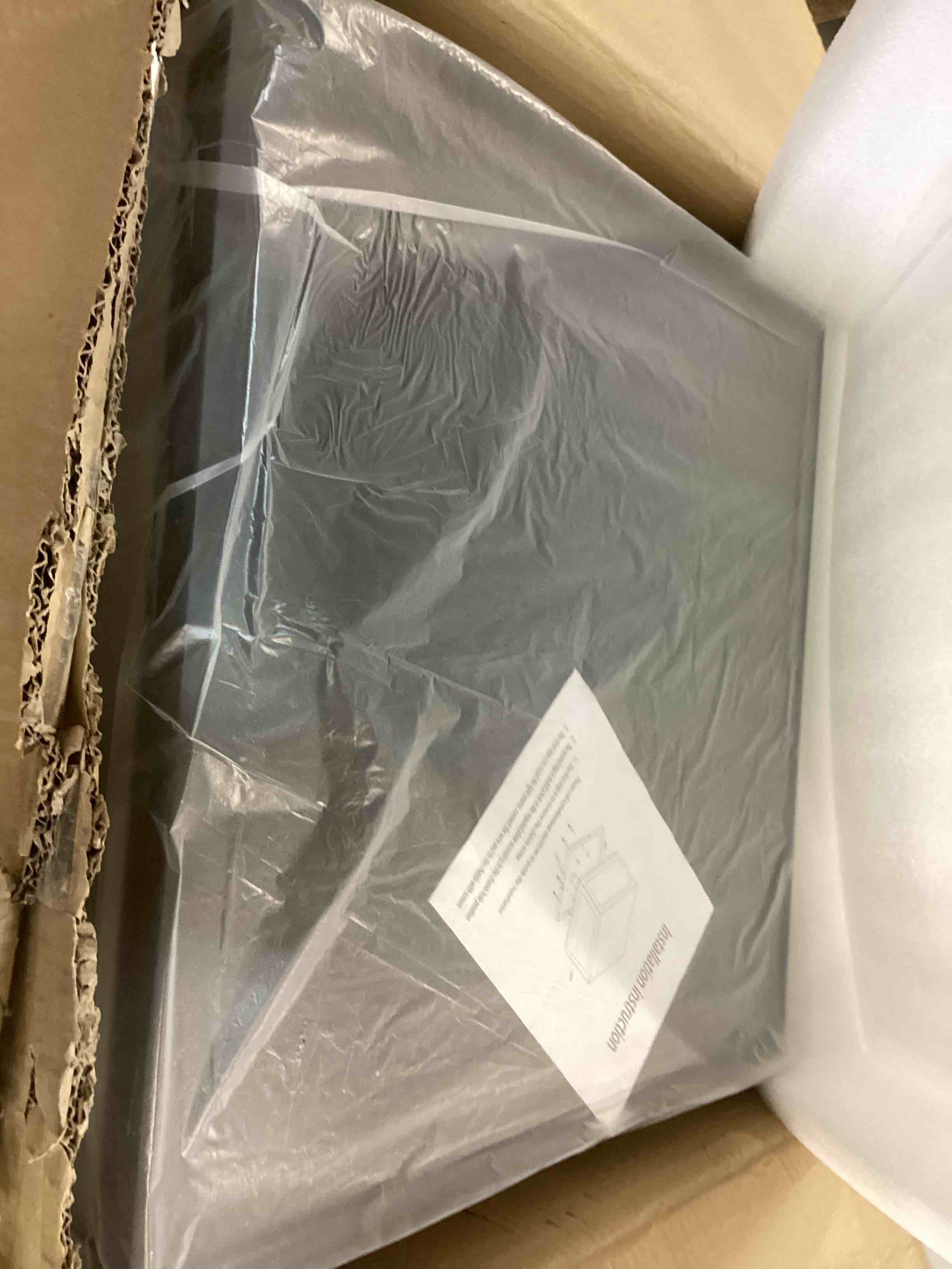 https://s3.amazonaws.com/lotting-images-prod/bidfta/BLU6634963_1720788054056.jpeg
