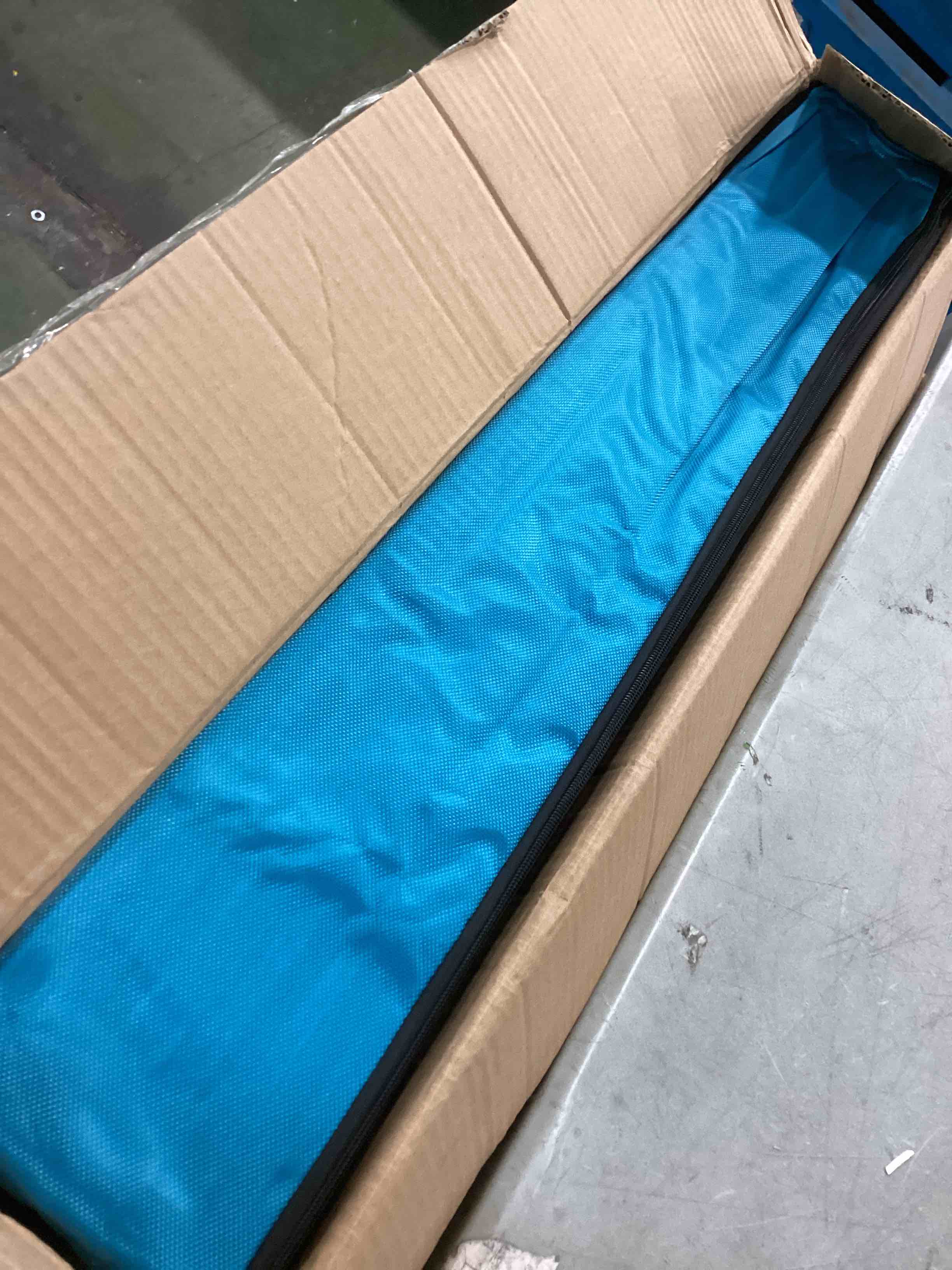 https://s3.amazonaws.com/lotting-images-prod/bidfta/BLU6635409_1721069788310.jpeg