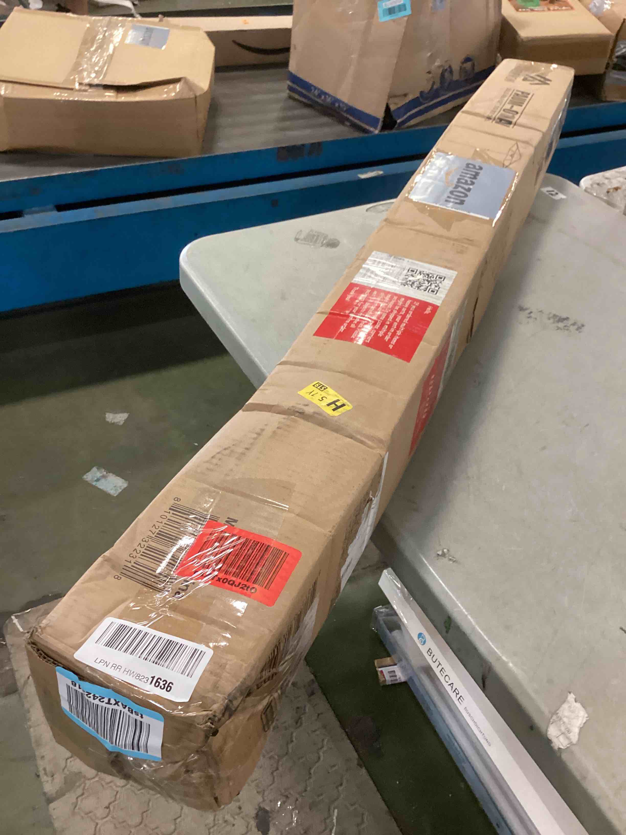 https://s3.amazonaws.com/lotting-images-prod/bidfta/BLU6635414_1721071578652.jpeg