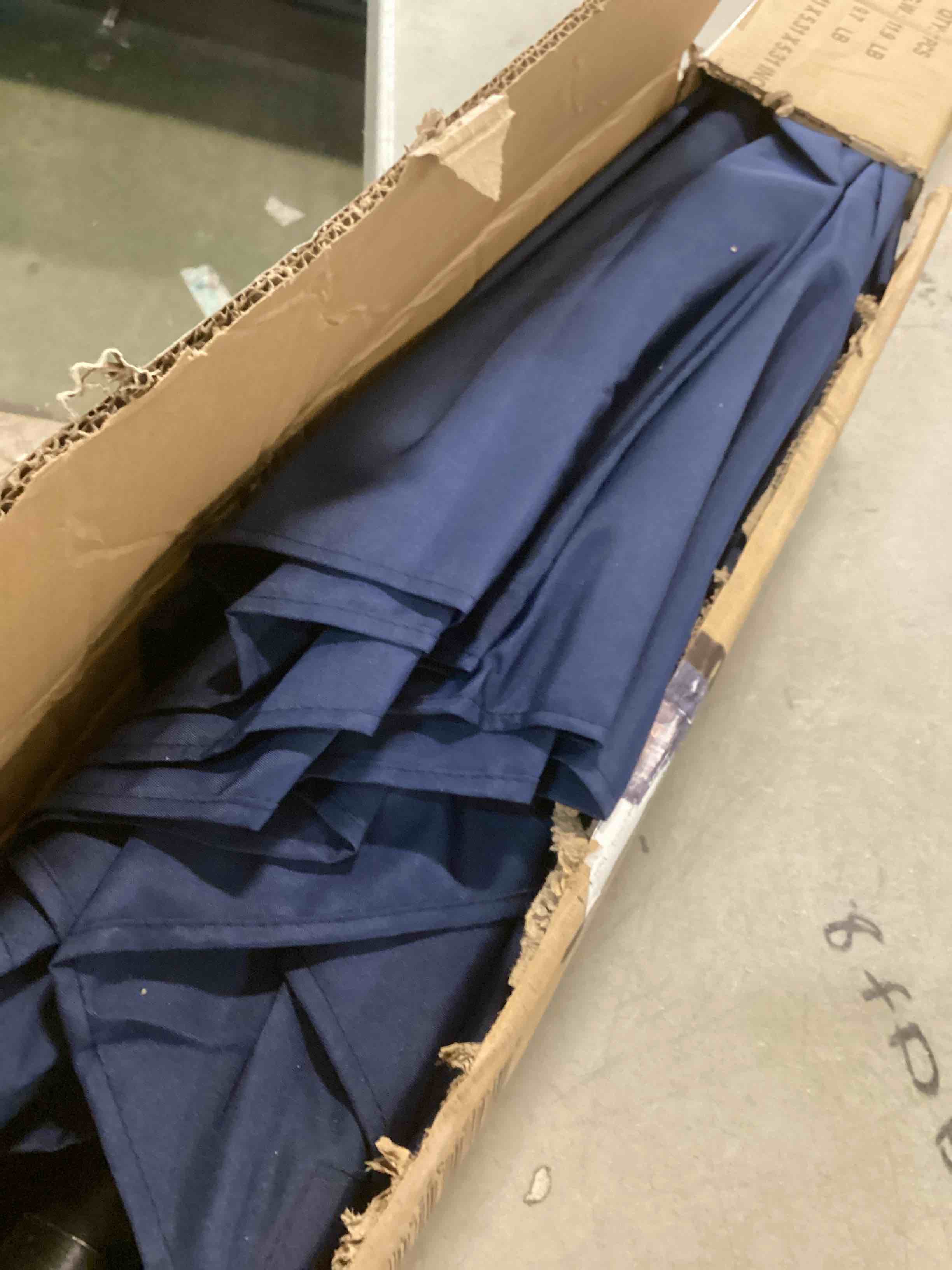 https://s3.amazonaws.com/lotting-images-prod/bidfta/BLU6635414_1721071597473.jpeg