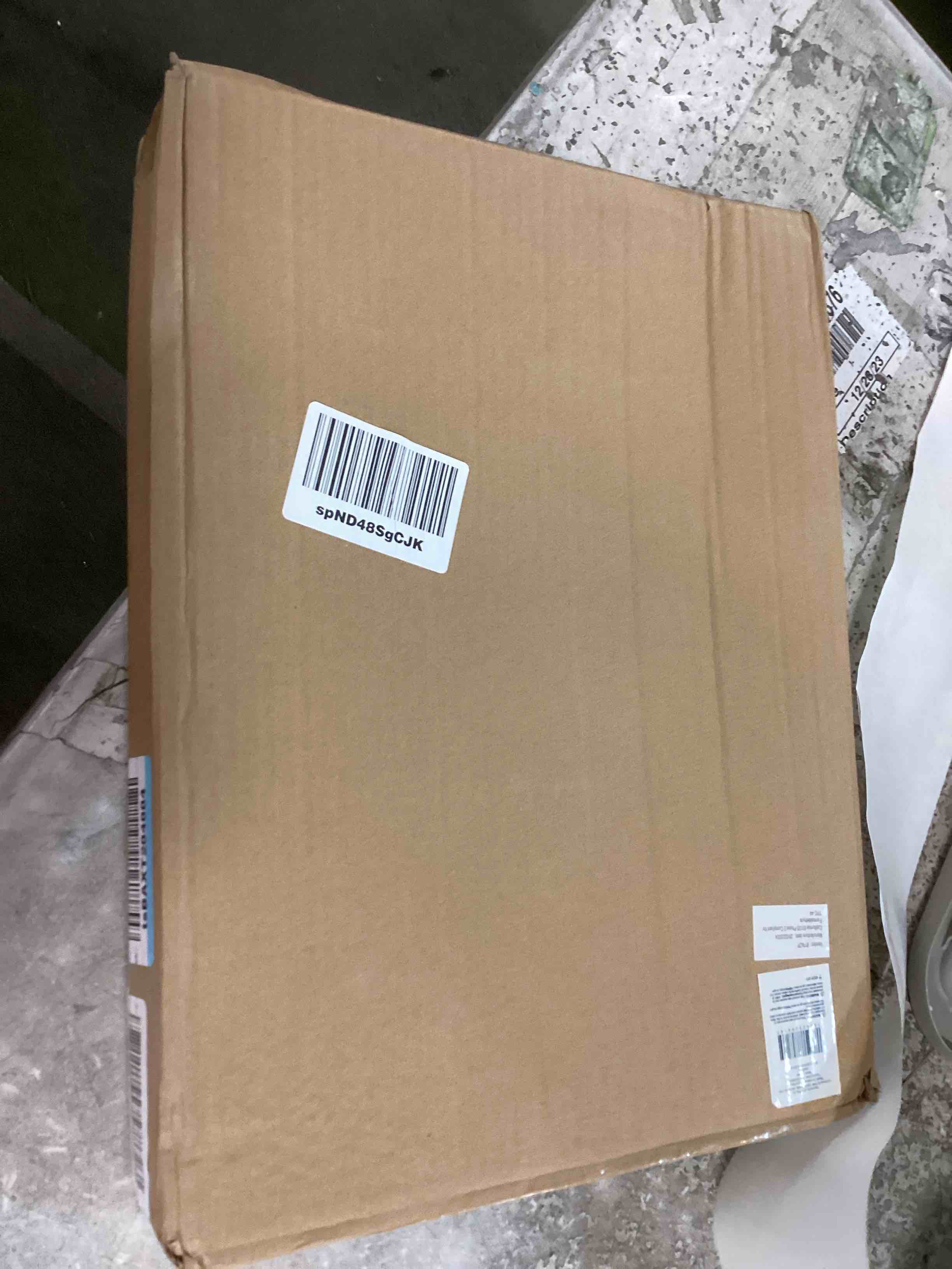 https://s3.amazonaws.com/lotting-images-prod/bidfta/BLU6635462_1721133196757.jpeg