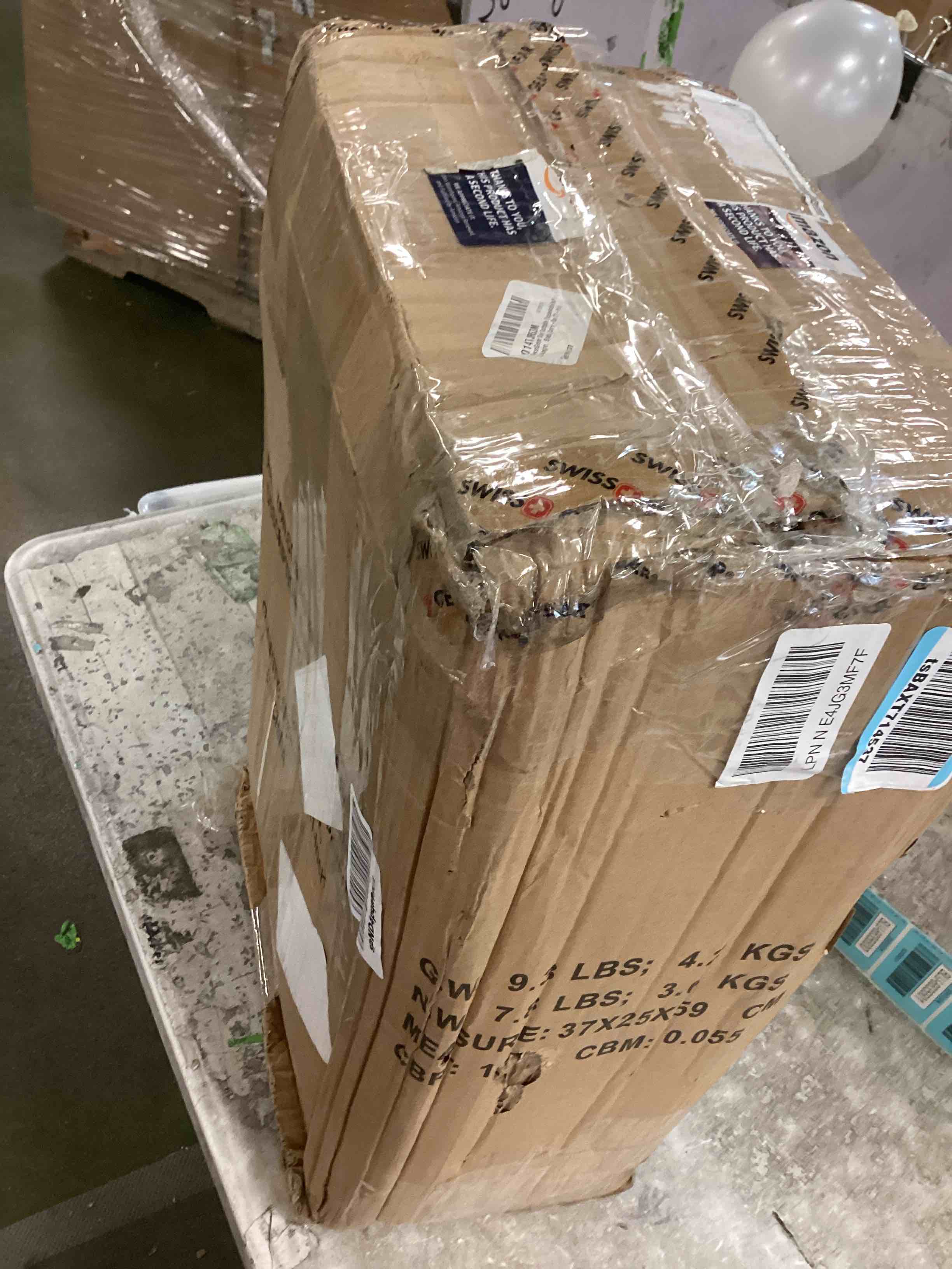 https://s3.amazonaws.com/lotting-images-prod/bidfta/BLU6635500_1721136096553.jpeg
