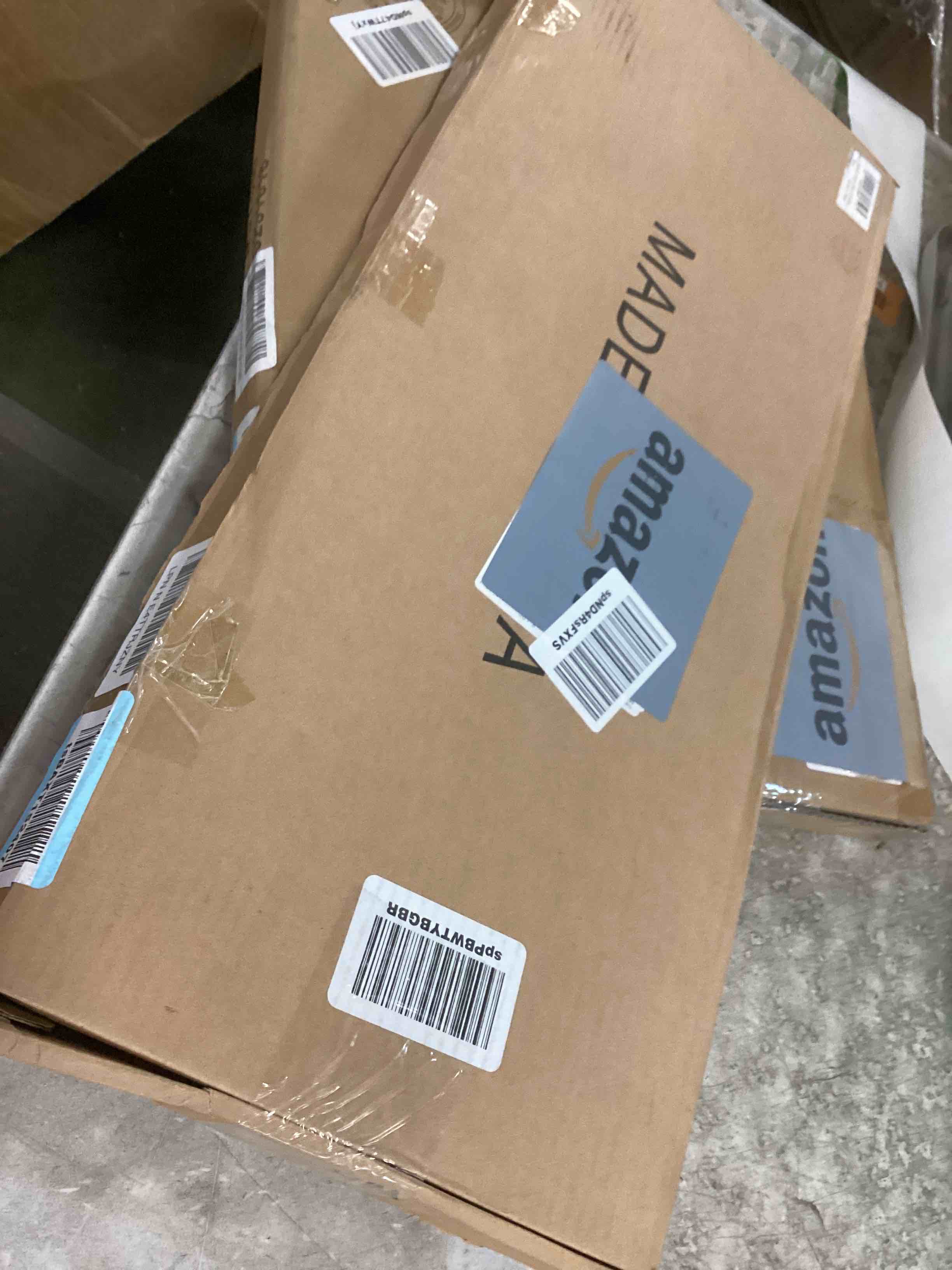https://s3.amazonaws.com/lotting-images-prod/bidfta/BLU6635526_1721139957276.jpeg