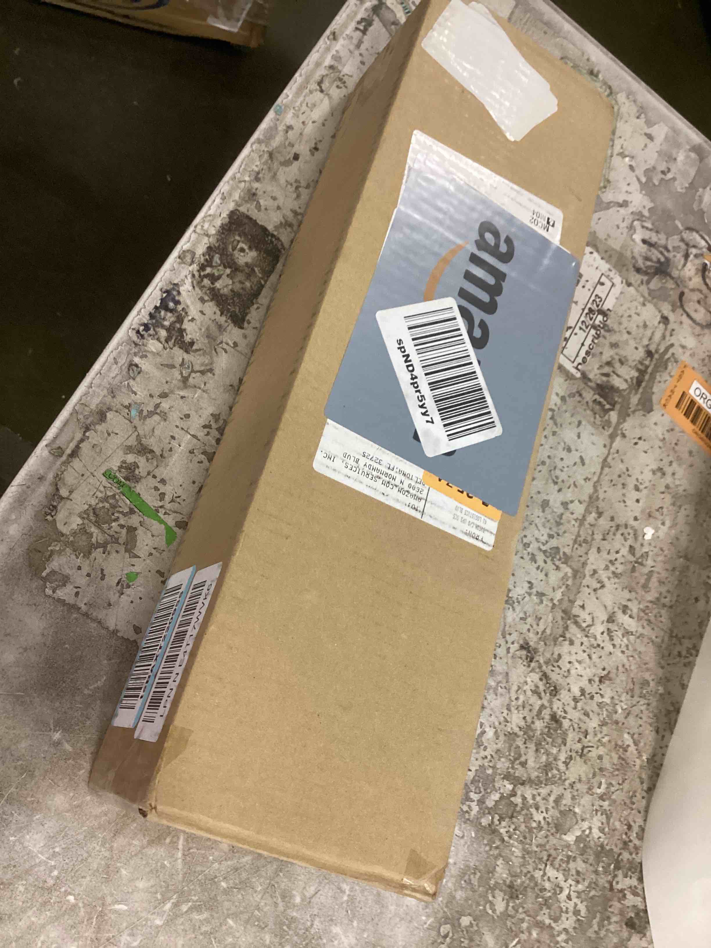 https://s3.amazonaws.com/lotting-images-prod/bidfta/BLU6635541_1721141393795.jpeg