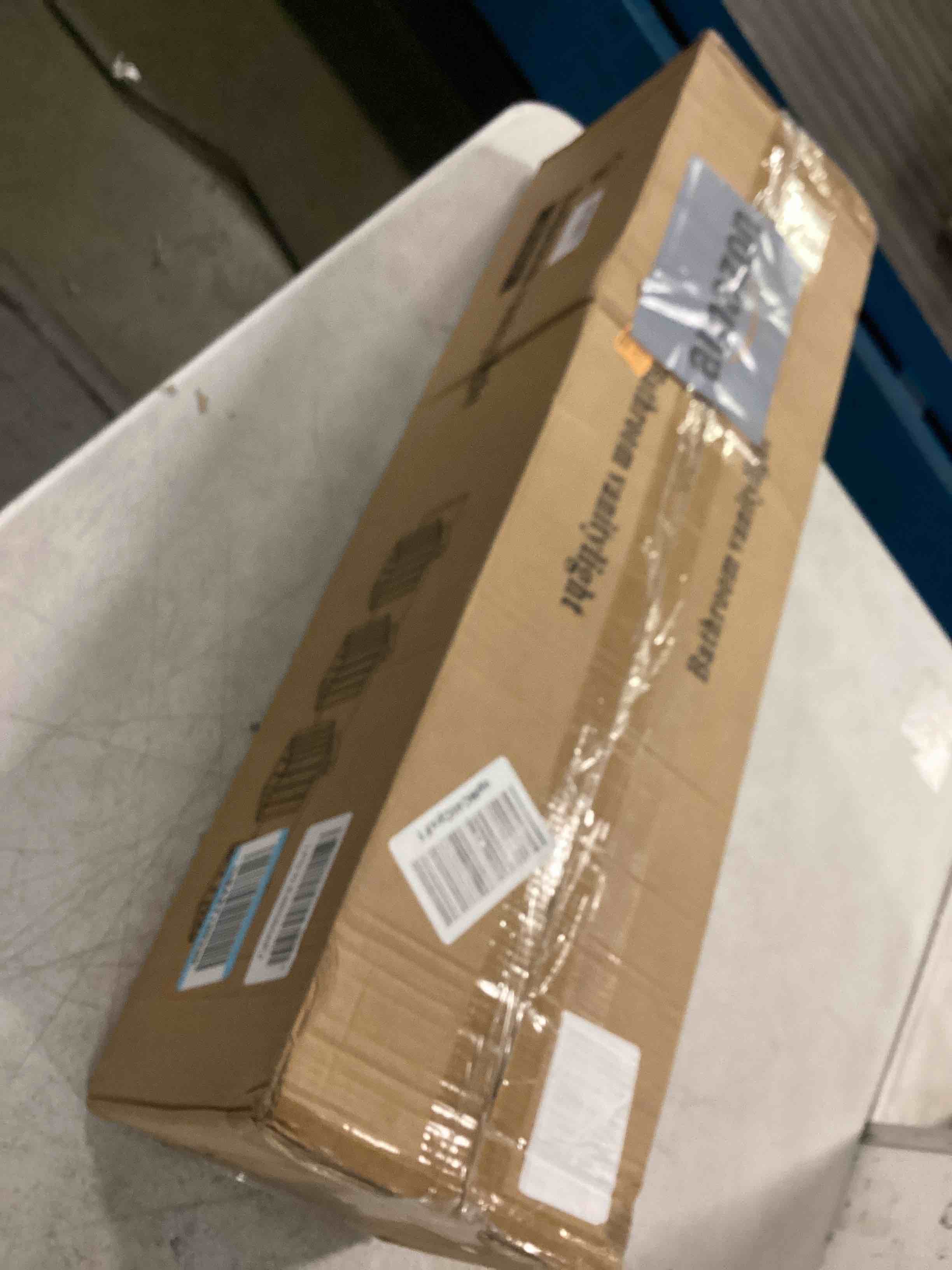https://s3.amazonaws.com/lotting-images-prod/bidfta/BLU6635883_1721219146156.jpeg