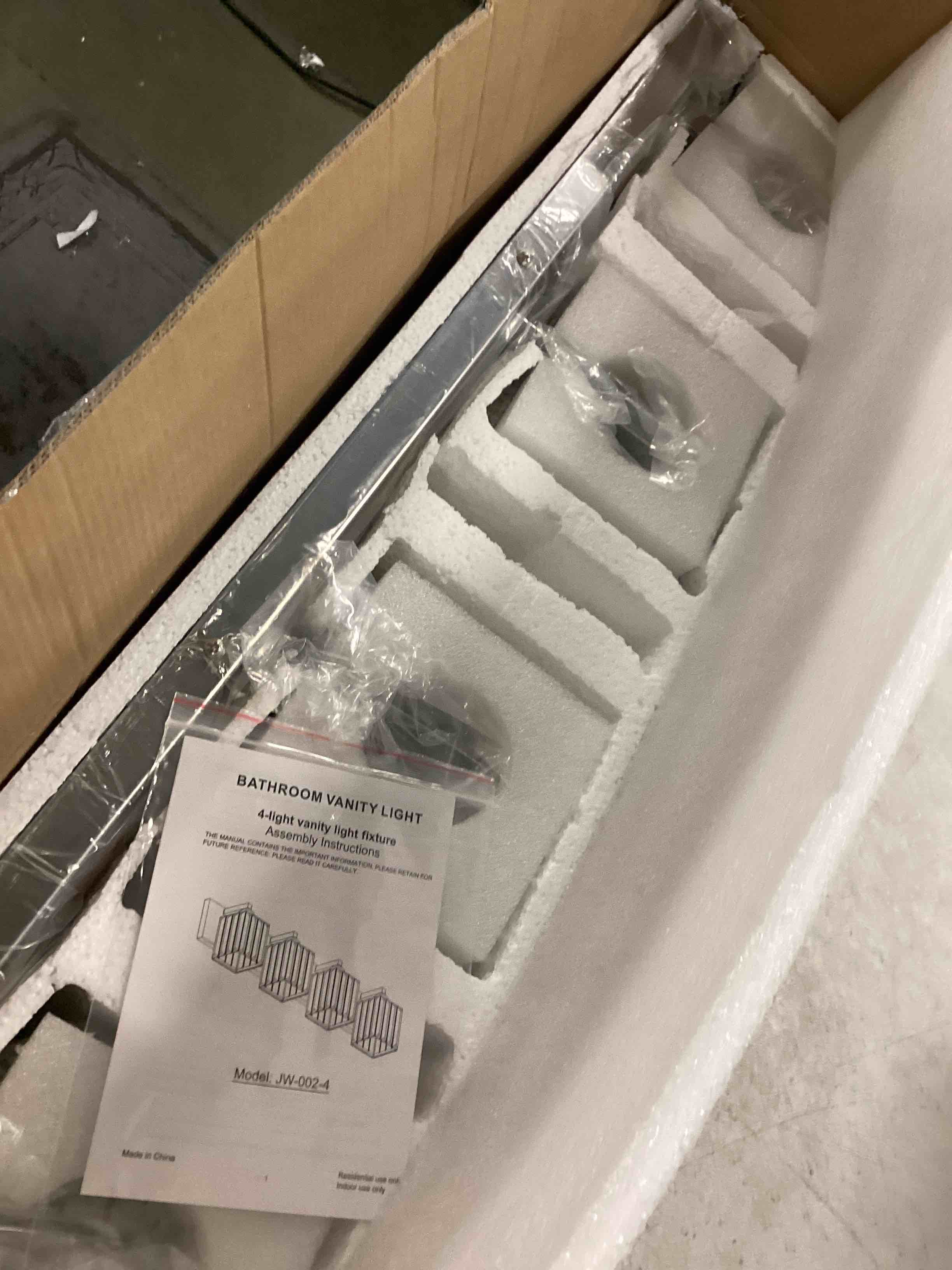 https://s3.amazonaws.com/lotting-images-prod/bidfta/BLU6635883_1721219159186.jpeg