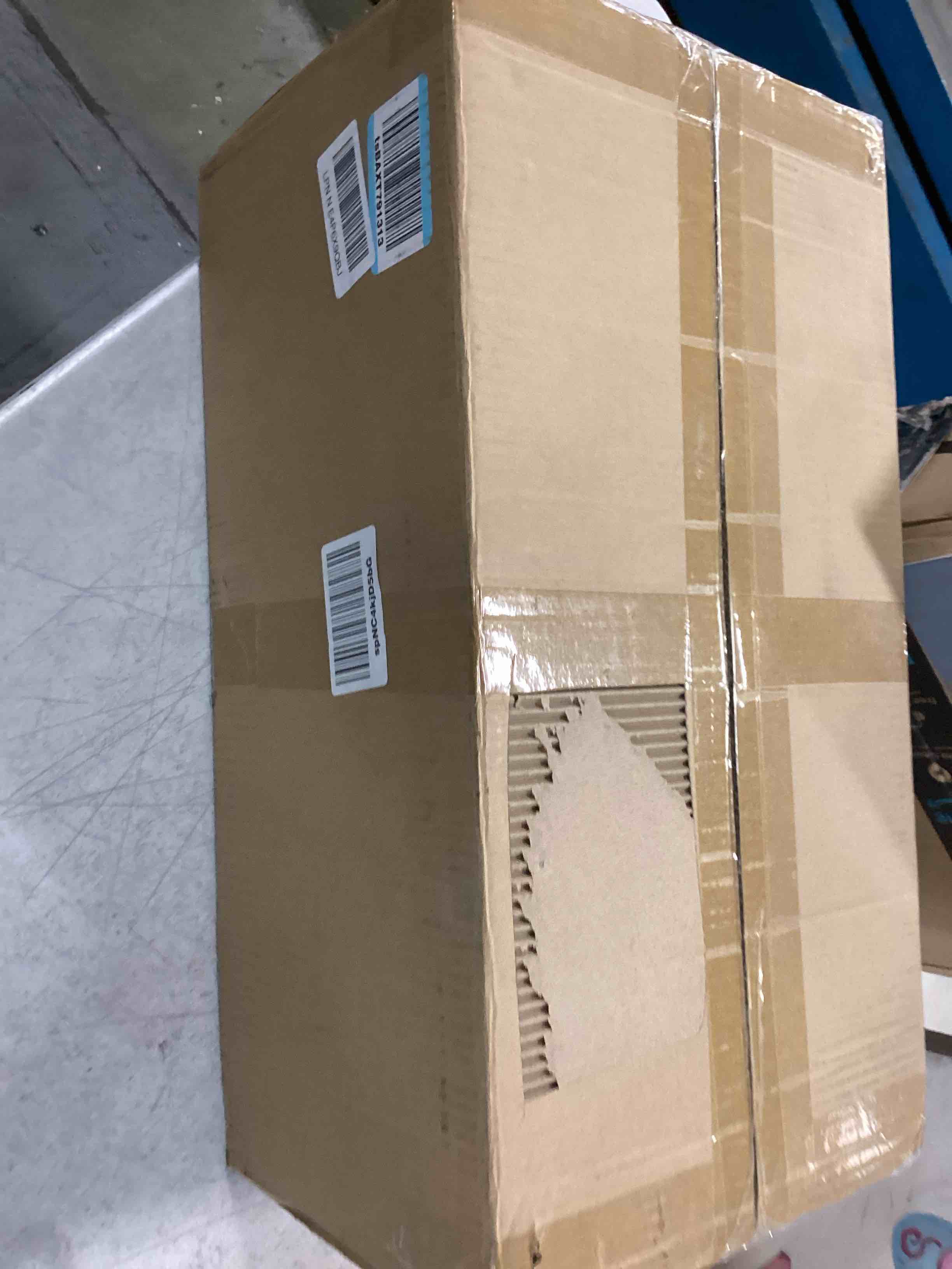 https://s3.amazonaws.com/lotting-images-prod/bidfta/BLU6635897_1721220157647.jpeg