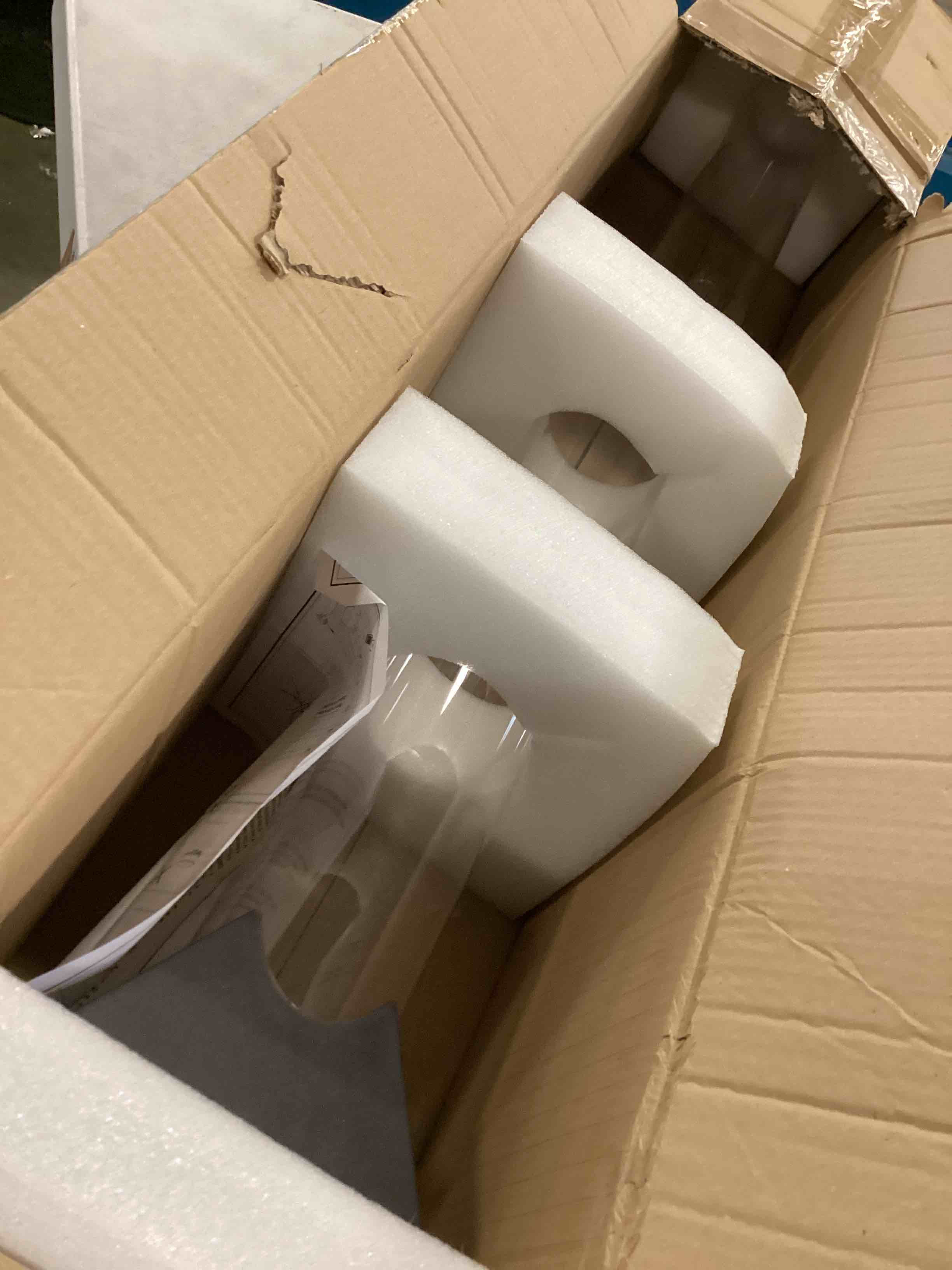 https://s3.amazonaws.com/lotting-images-prod/bidfta/BLU6635964_1721227052631.jpeg