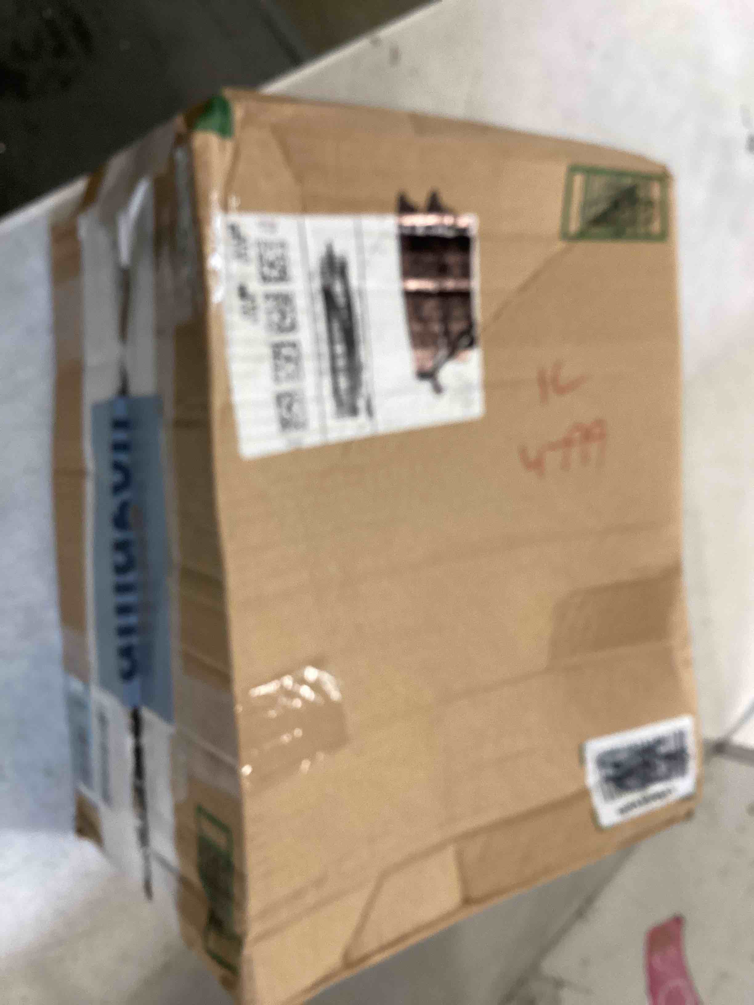 https://s3.amazonaws.com/lotting-images-prod/bidfta/BLU6636055_1721237268439.jpeg