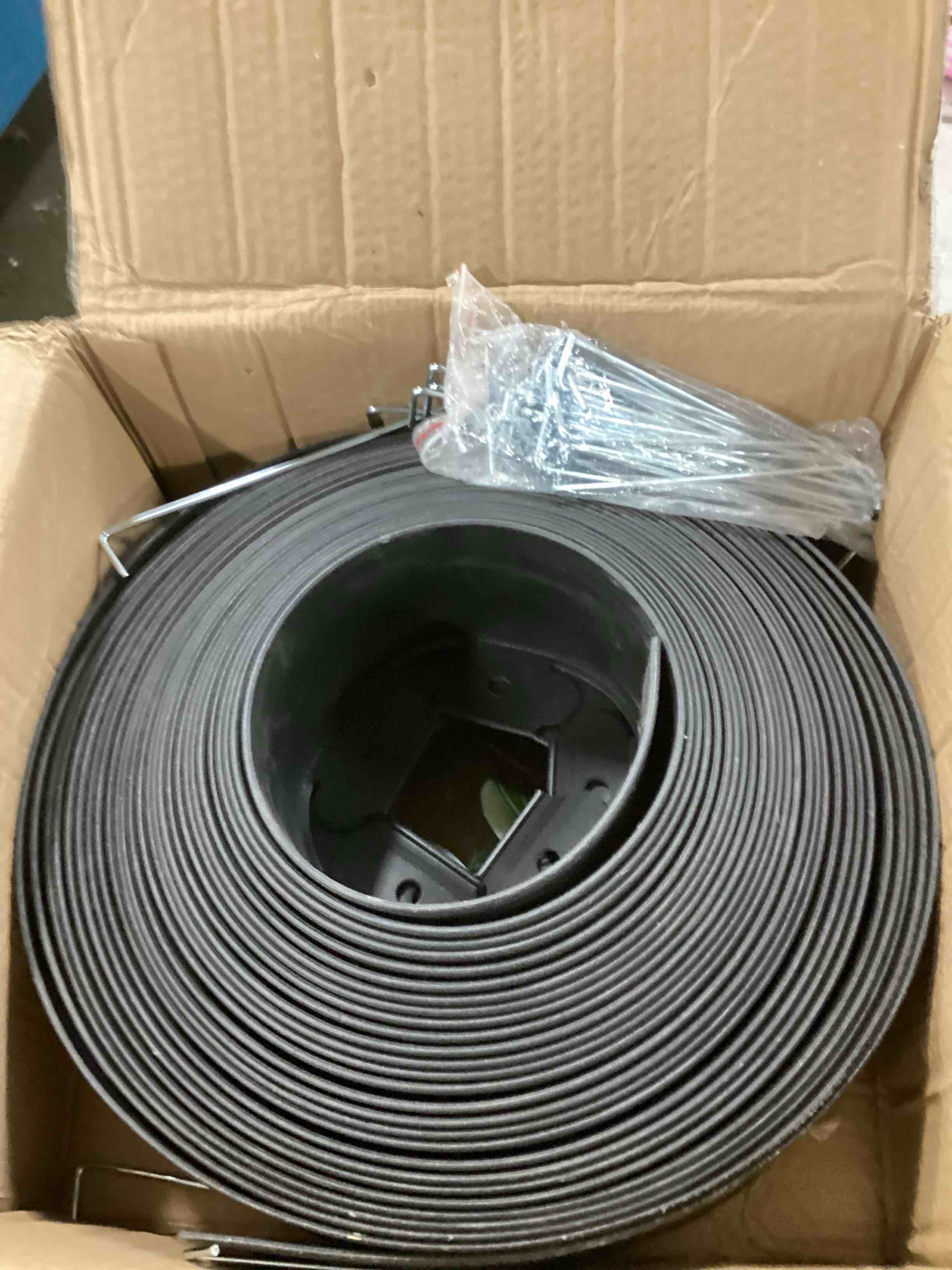 https://s3.amazonaws.com/lotting-images-prod/bidfta/BLU6636117_1721251461695.jpeg