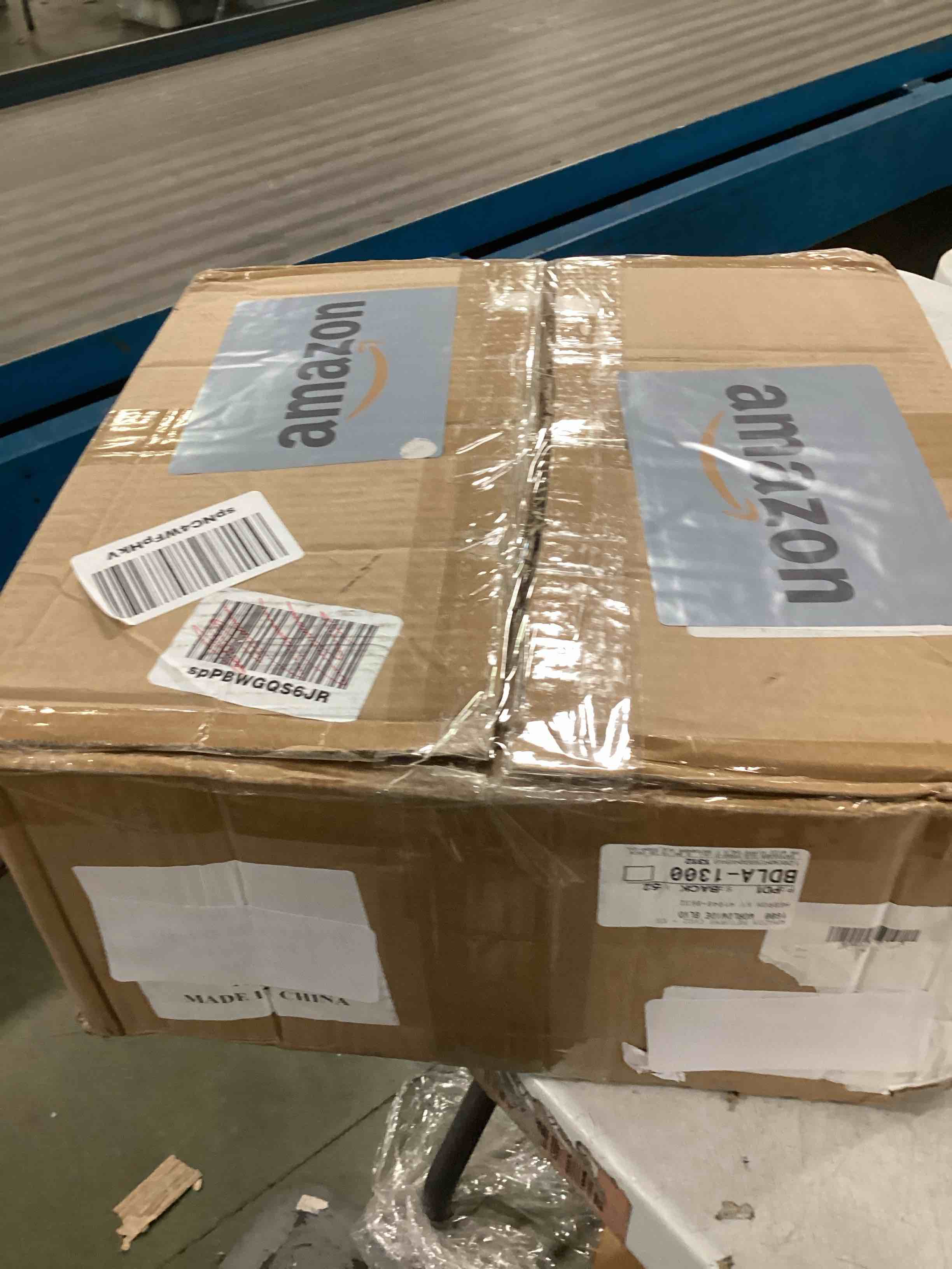 https://s3.amazonaws.com/lotting-images-prod/bidfta/BLU6636117_1721251509623.jpeg