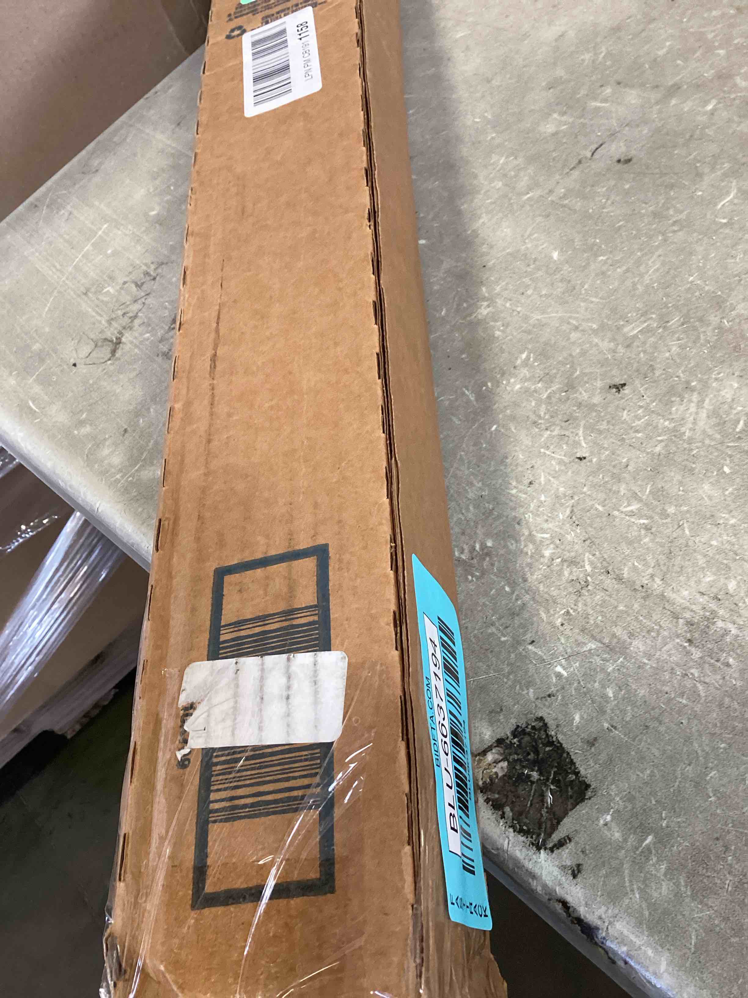 https://s3.amazonaws.com/lotting-images-prod/bidfta/BLU6637194_1719944954152.jpeg