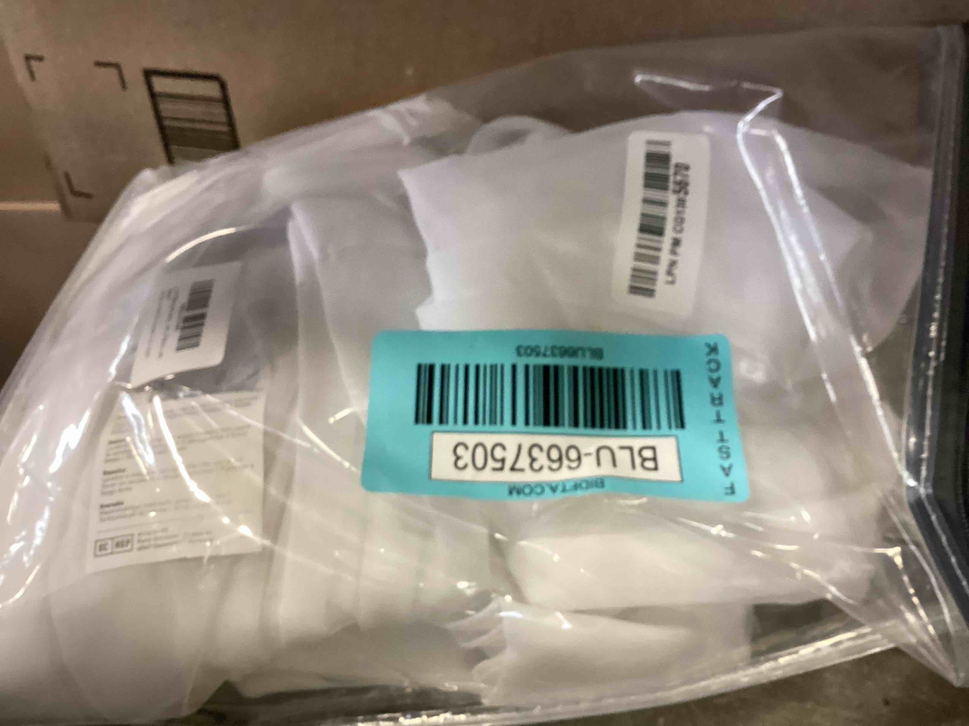 https://s3.amazonaws.com/lotting-images-prod/bidfta/BLU6637503_1720182589008.jpeg