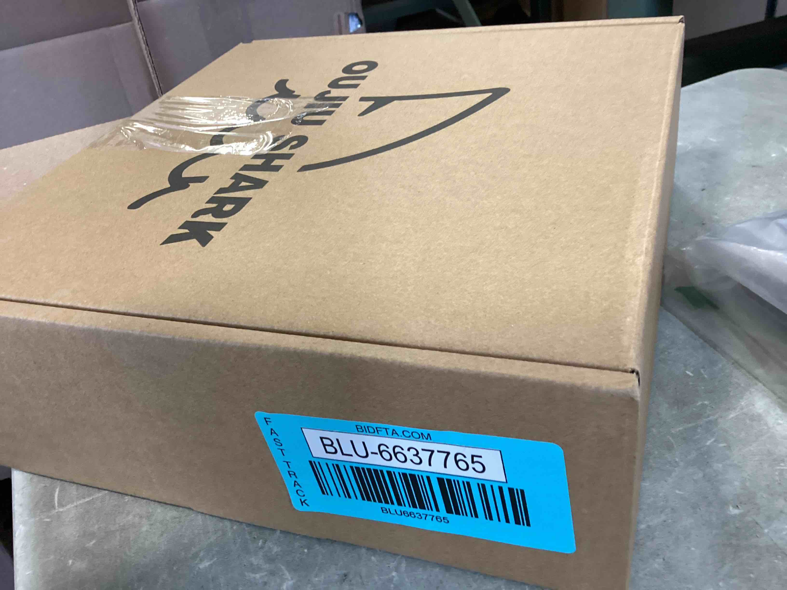 https://s3.amazonaws.com/lotting-images-prod/bidfta/BLU6637765_1720206224510.jpeg