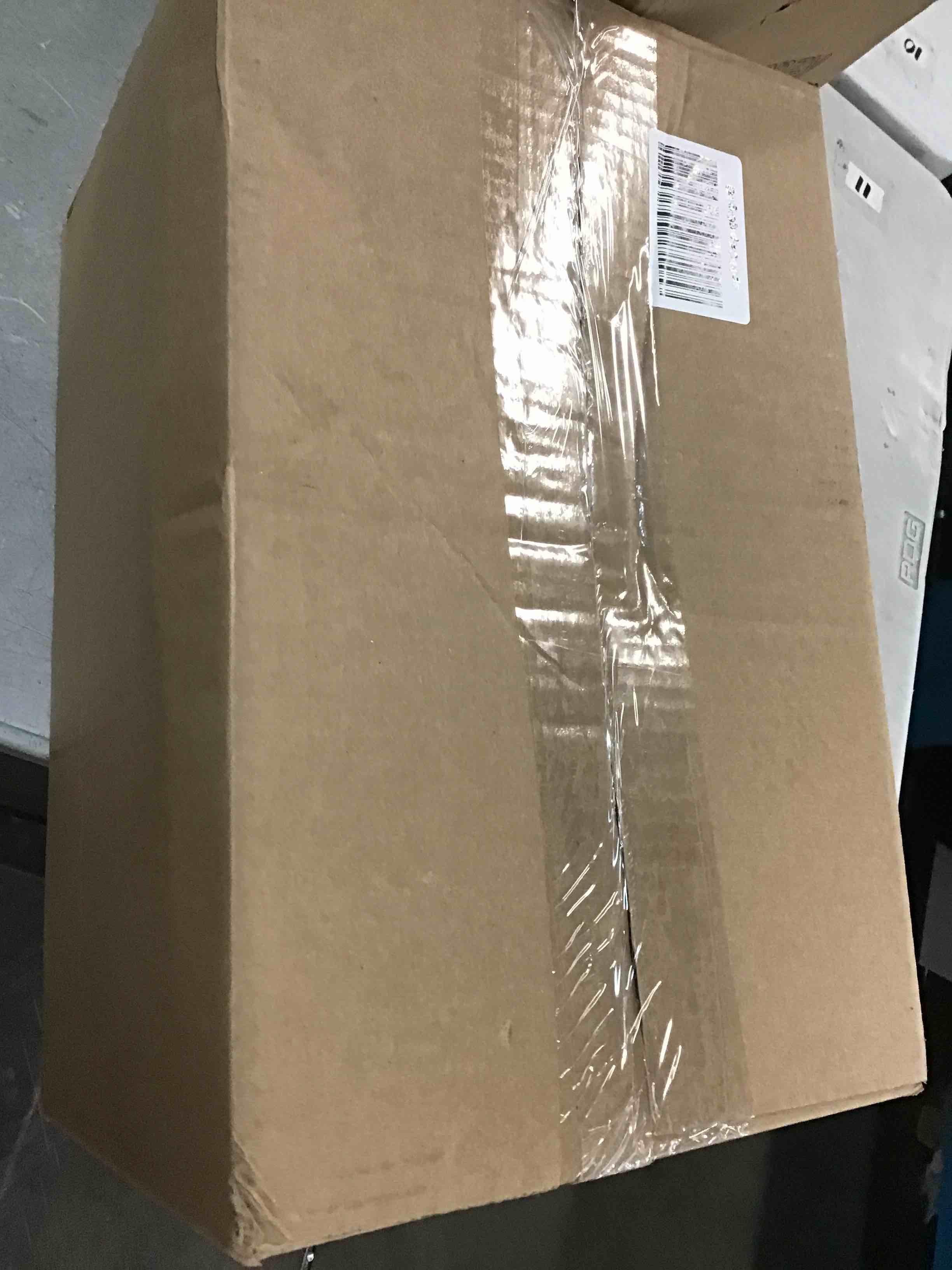 https://s3.amazonaws.com/lotting-images-prod/bidfta/BLU6638768_1720634420971.jpeg