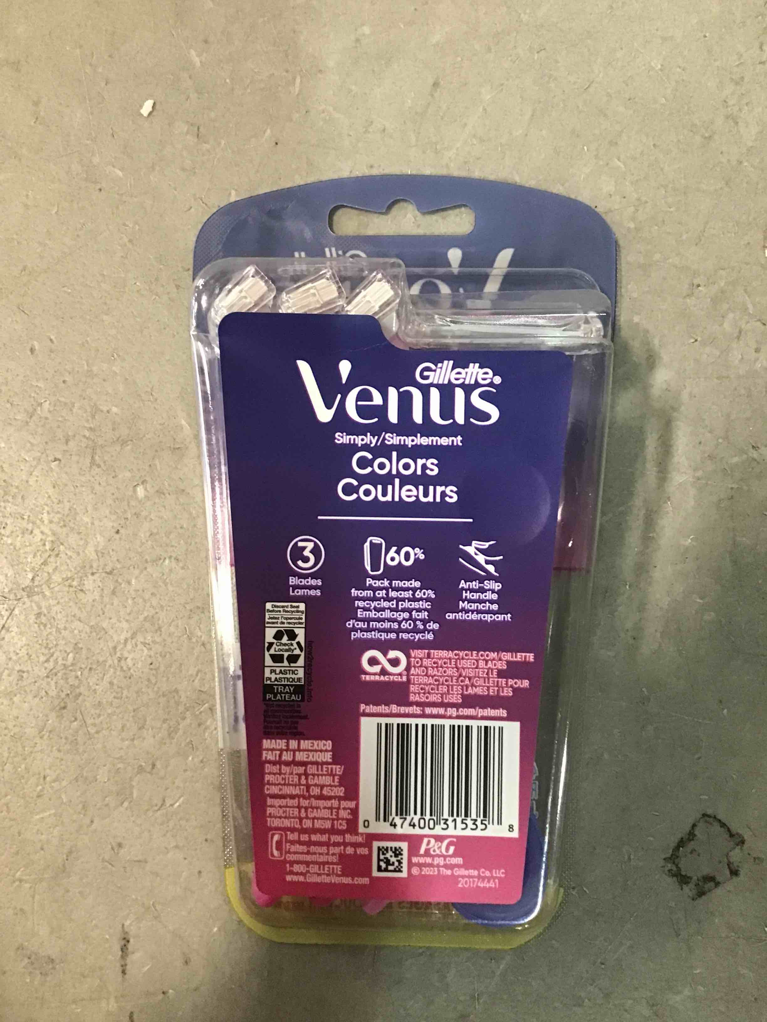 Venus Simply Disposable Razor -- 4 disposable 4 rasoirs.
