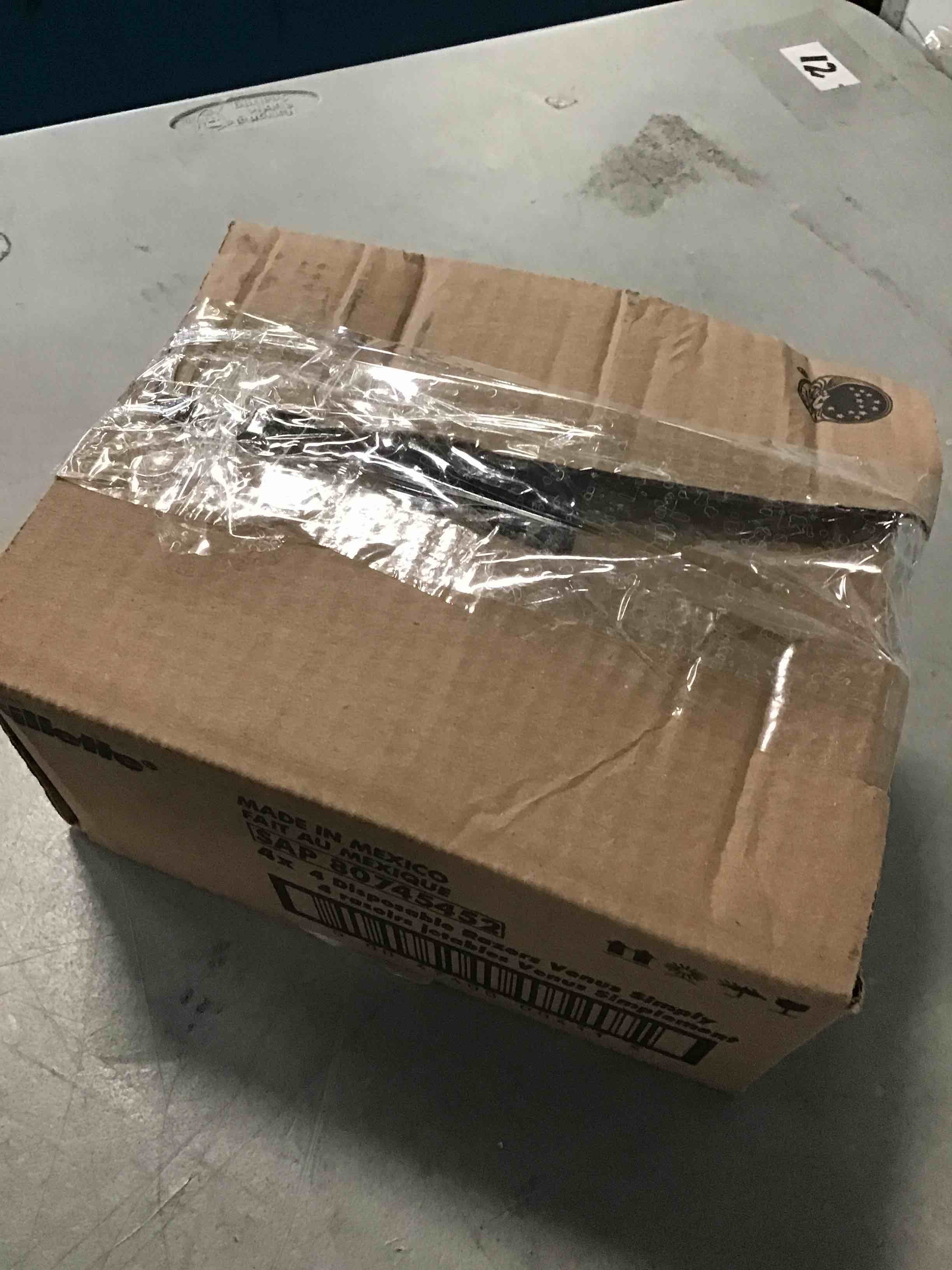 https://s3.amazonaws.com/lotting-images-prod/bidfta/BLU6638949_1720719772550.jpeg