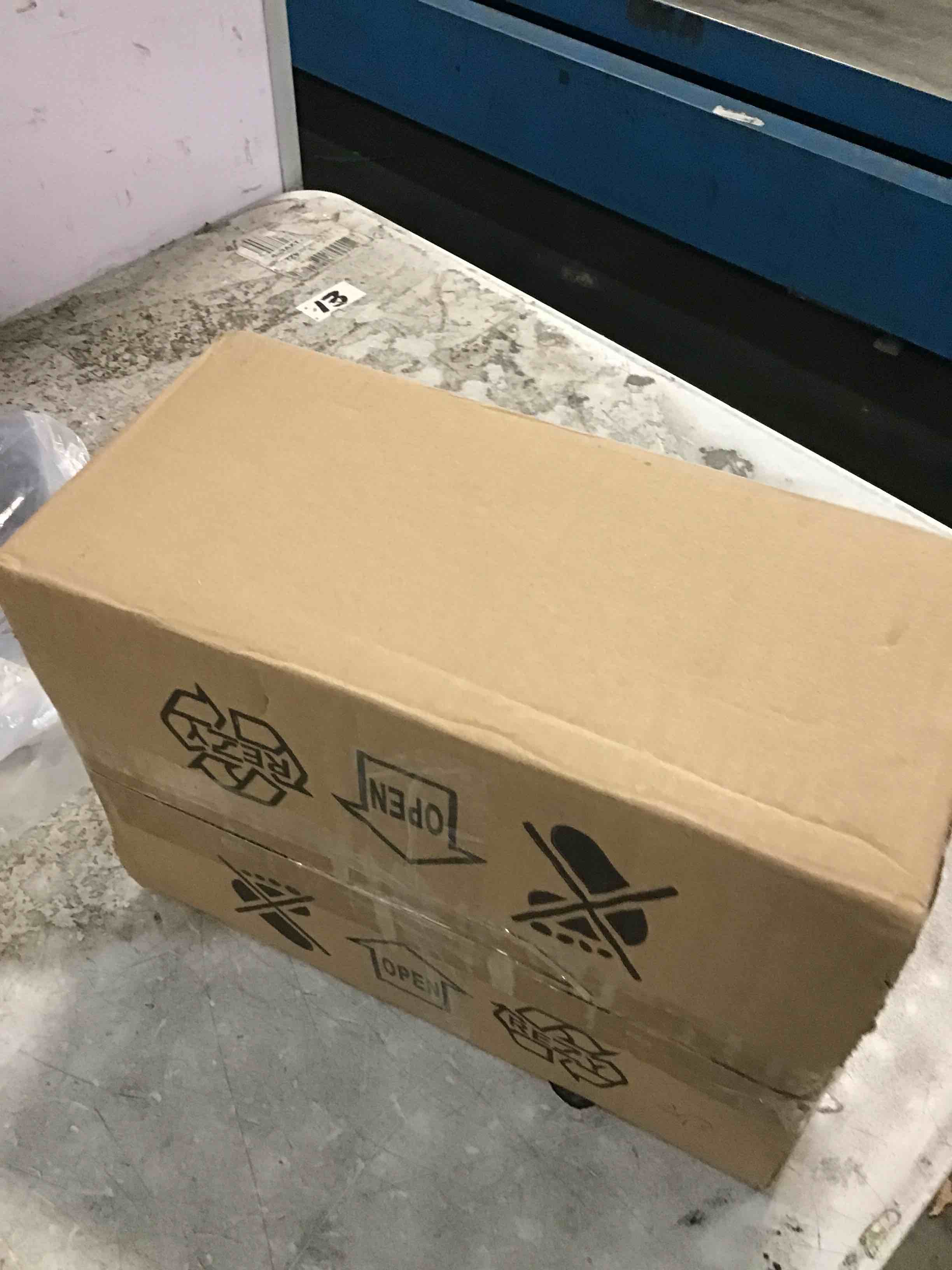 https://s3.amazonaws.com/lotting-images-prod/bidfta/BLU6639319_1720815237583.jpeg