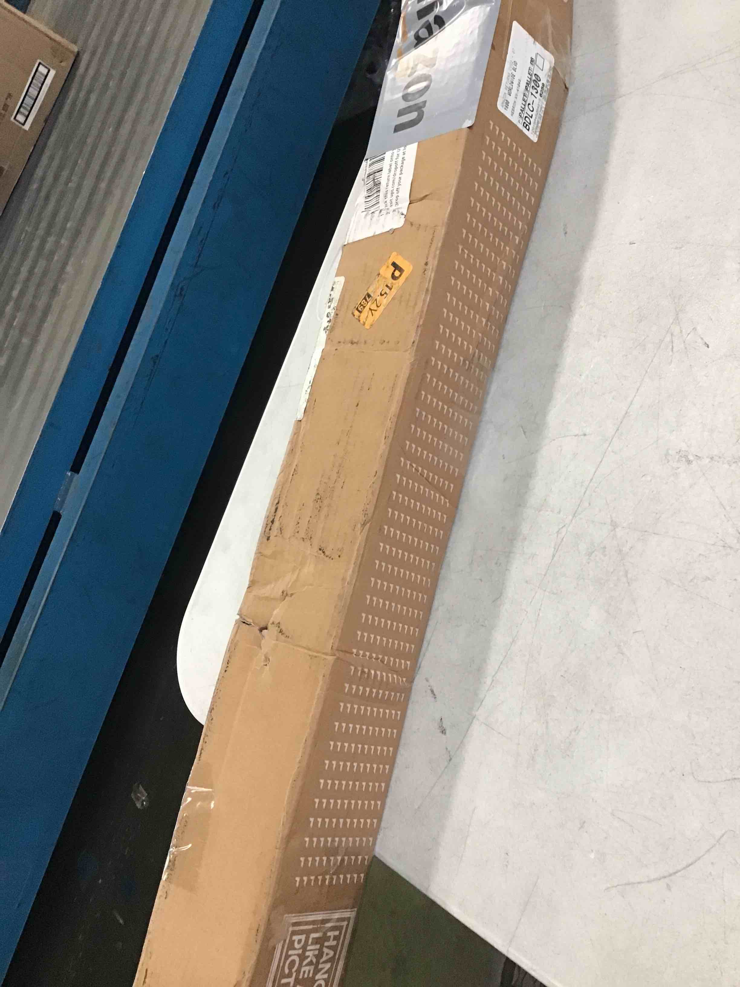 https://s3.amazonaws.com/lotting-images-prod/bidfta/BLU6639422_1721055652425.jpeg