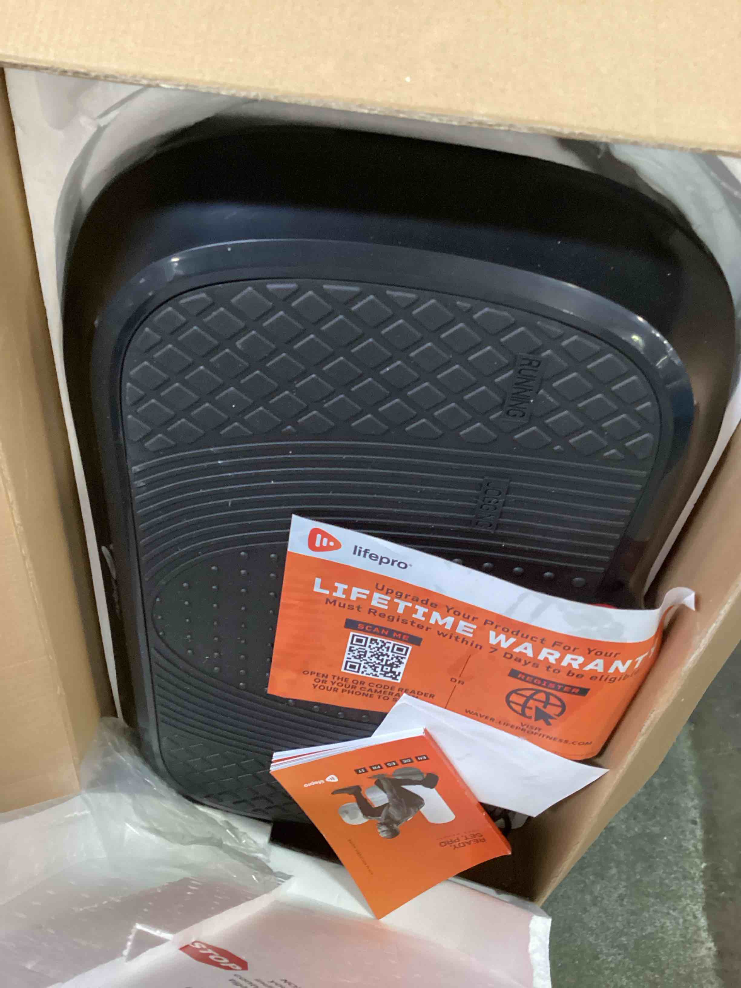 https://s3.amazonaws.com/lotting-images-prod/bidfta/BLU6639835_1721058209593.jpeg
