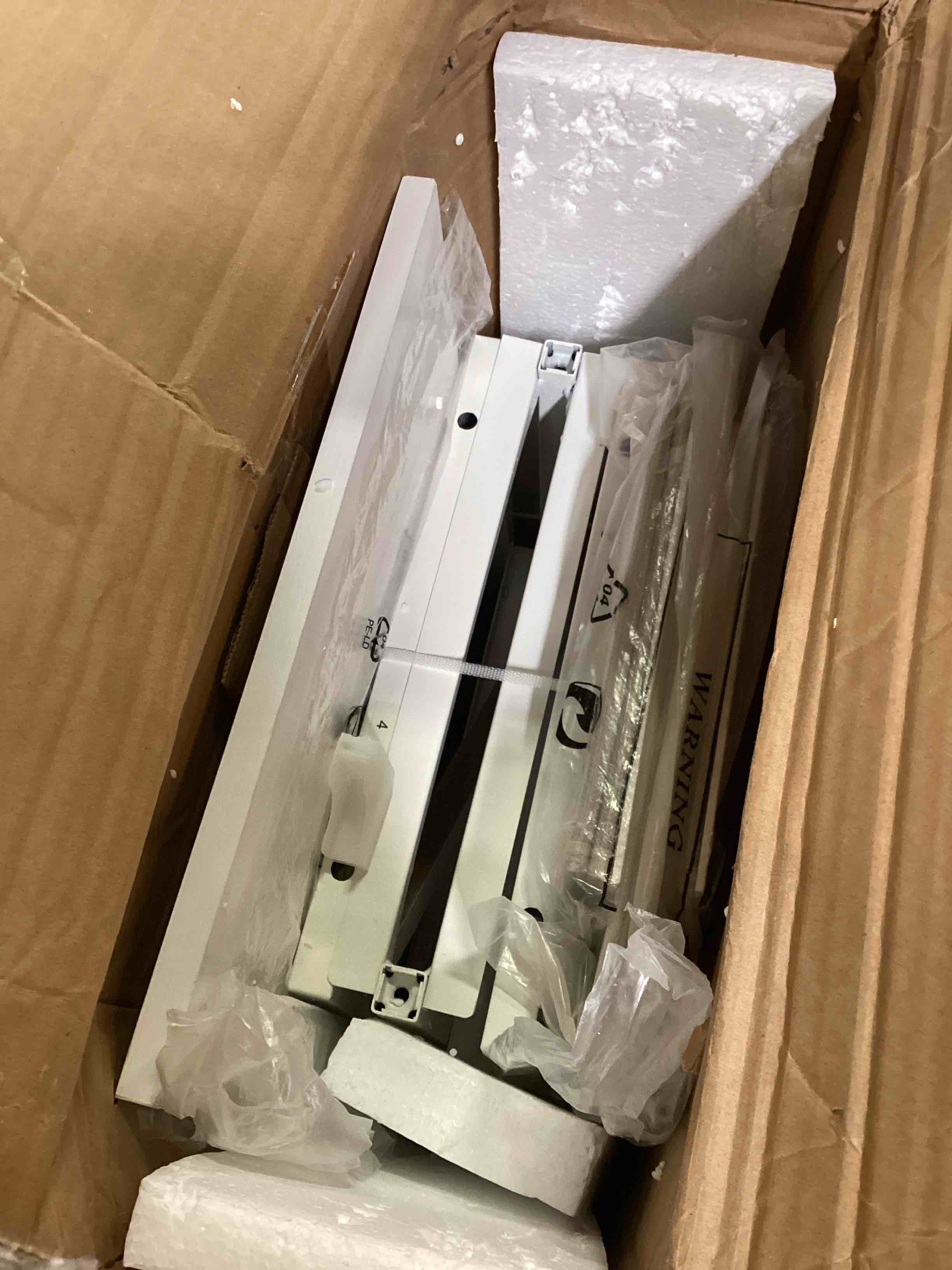 https://s3.amazonaws.com/lotting-images-prod/bidfta/BLU6639896_1721071230786.jpeg