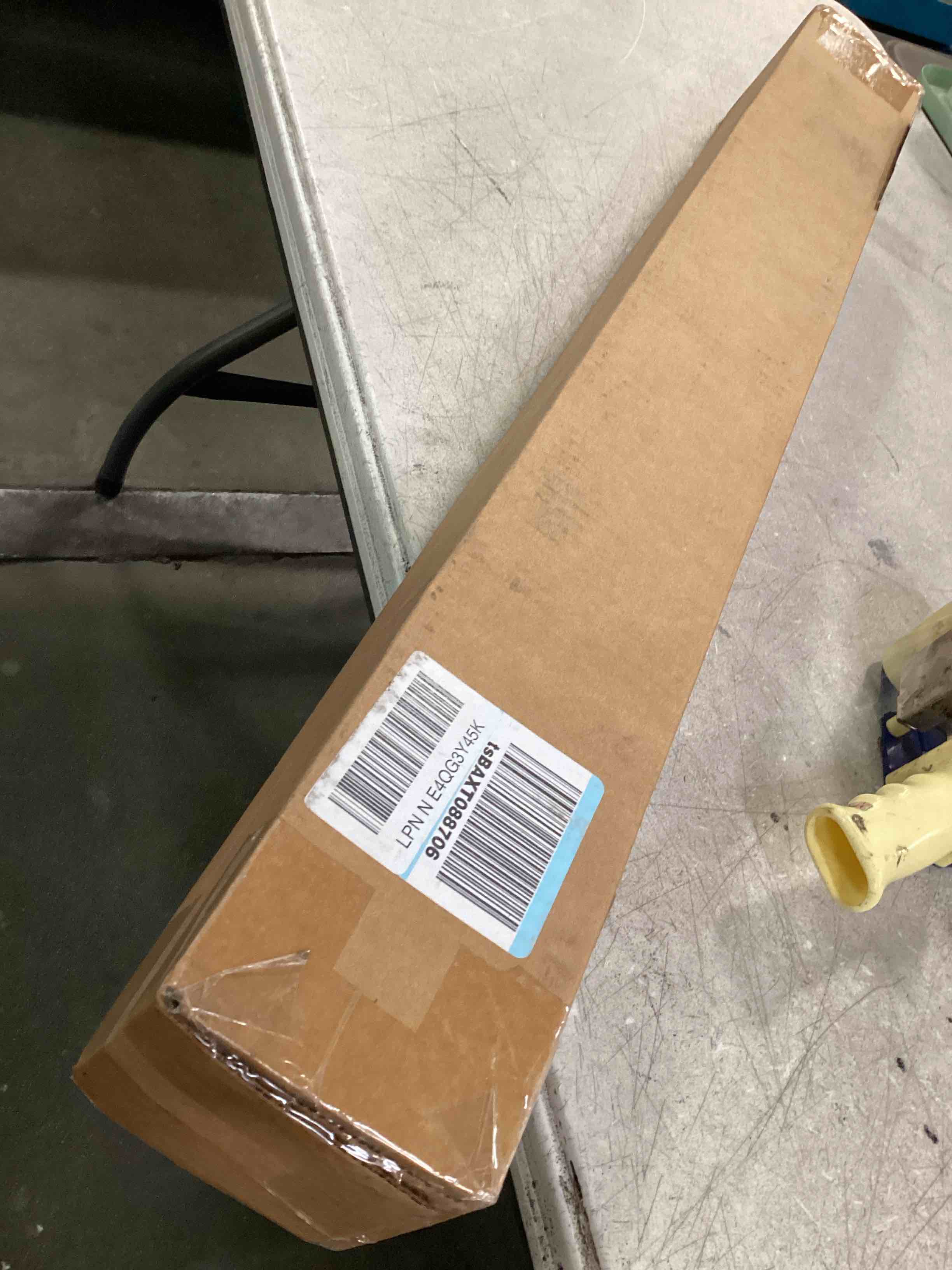 https://s3.amazonaws.com/lotting-images-prod/bidfta/BLU6639930_1721131883376.jpeg