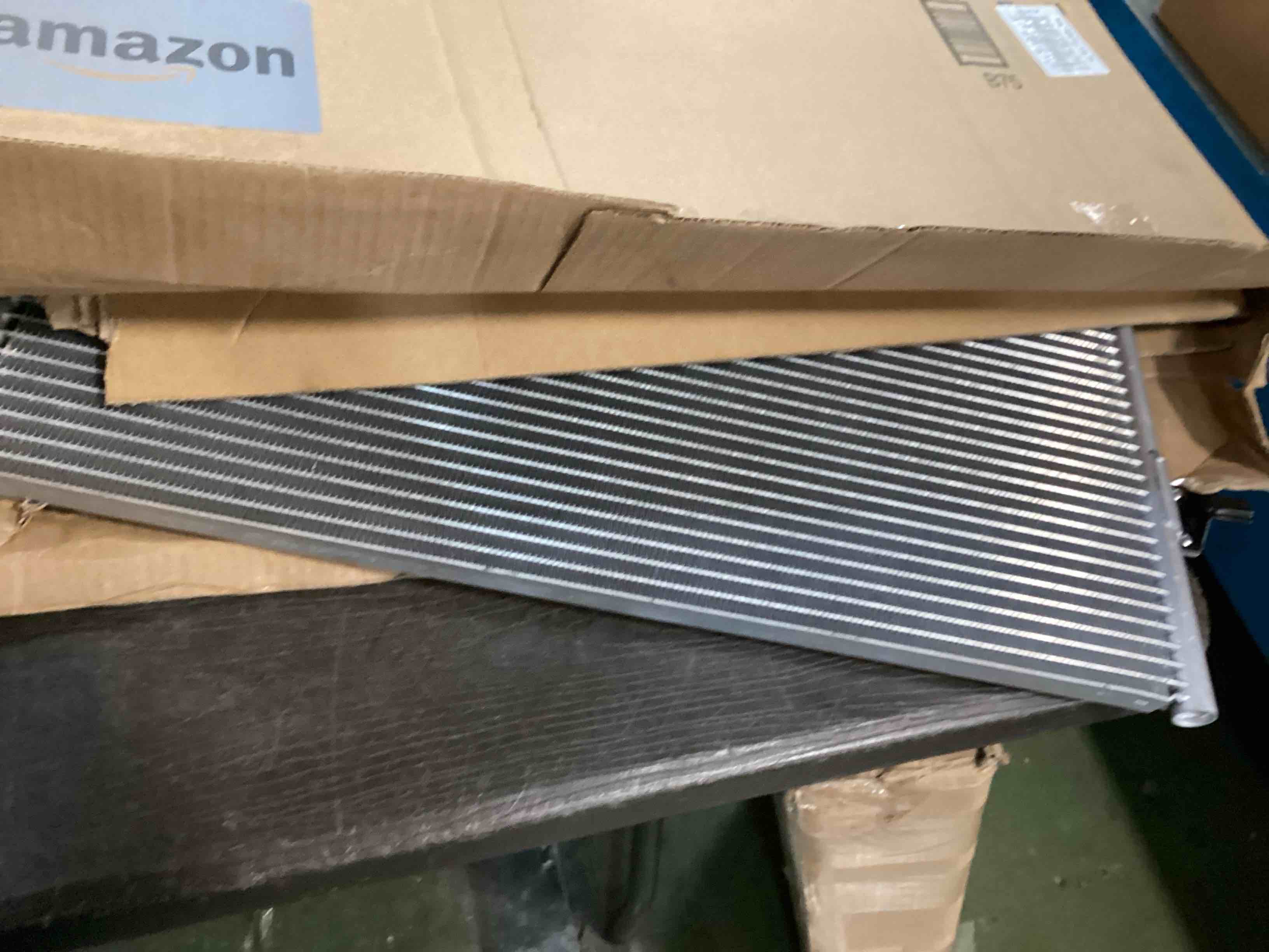 https://s3.amazonaws.com/lotting-images-prod/bidfta/BLU6640137_1721220725388.jpeg