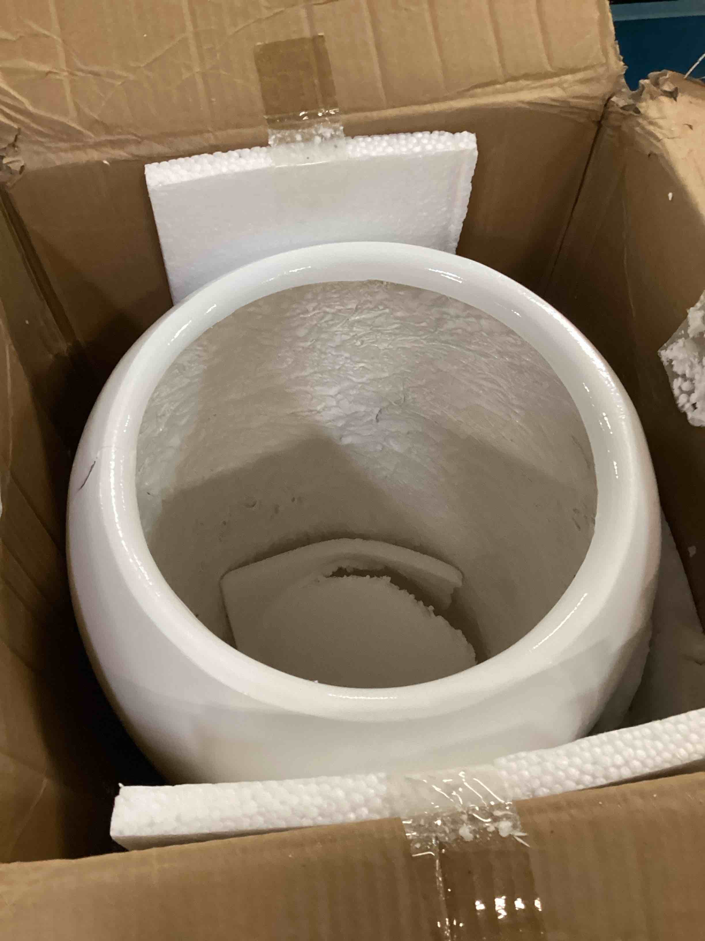 https://s3.amazonaws.com/lotting-images-prod/bidfta/BLU6640179_1721227111517.jpeg