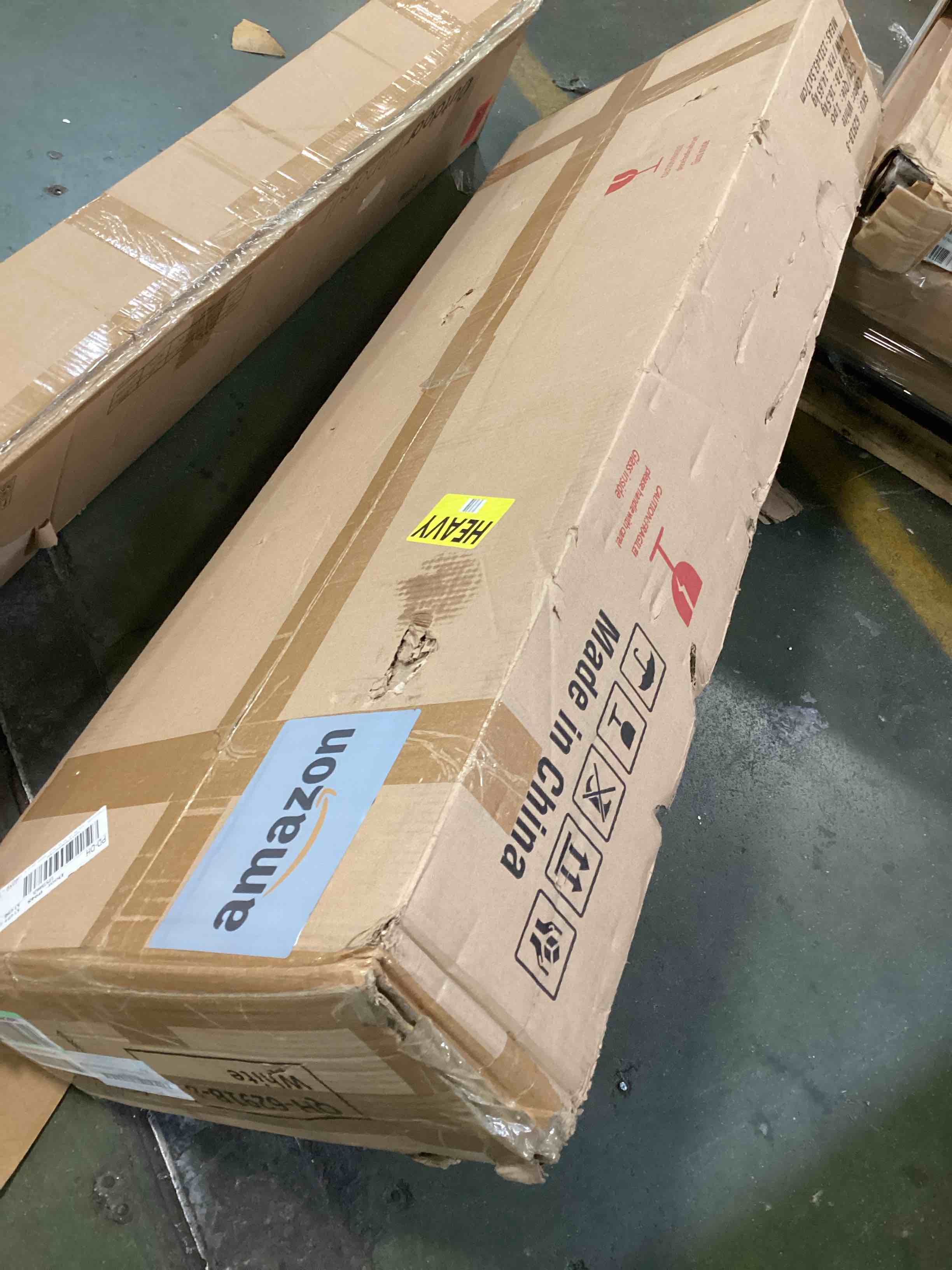 https://s3.amazonaws.com/lotting-images-prod/bidfta/BLU6640187_1721227840979.jpeg
