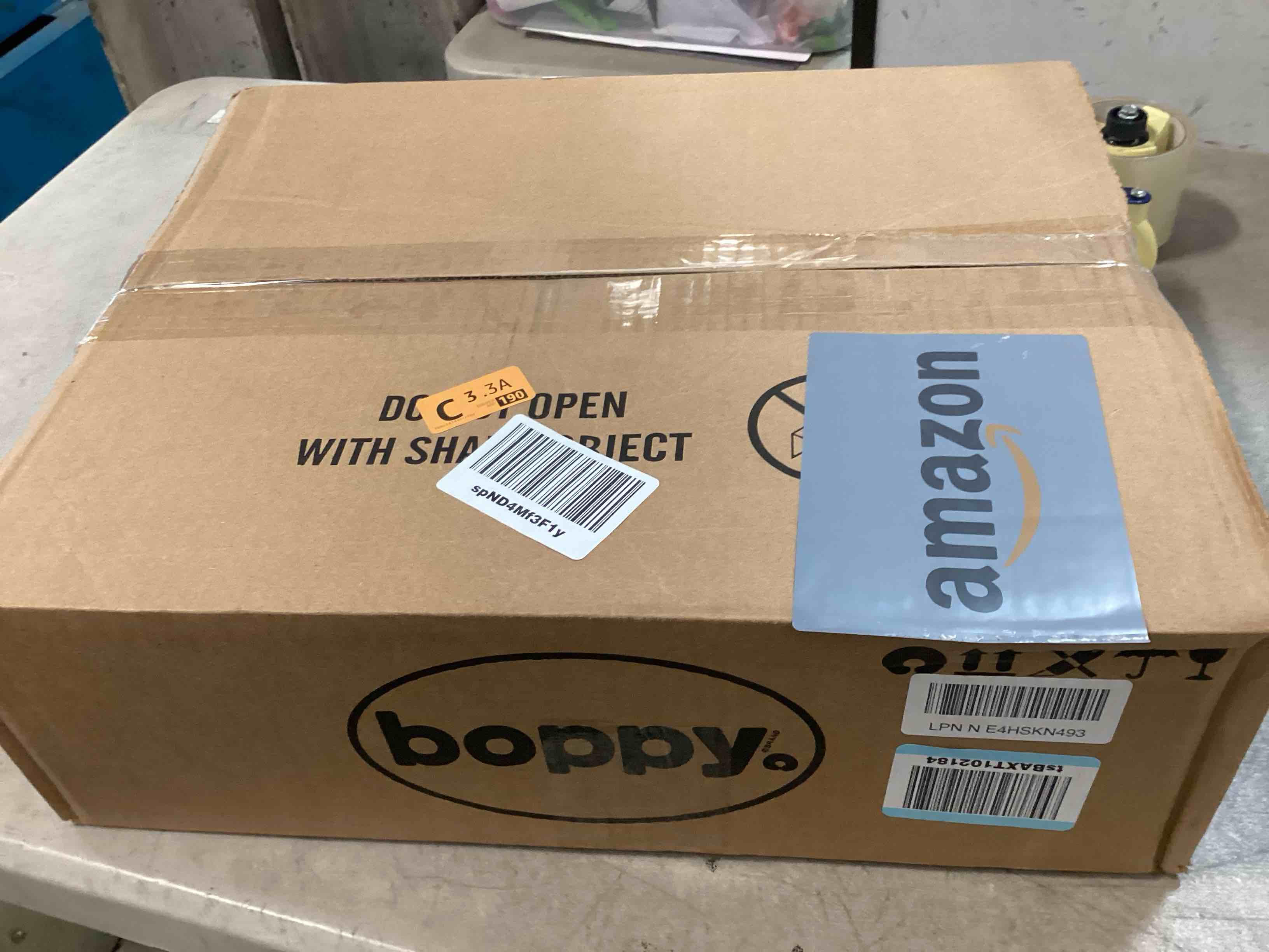 https://s3.amazonaws.com/lotting-images-prod/bidfta/BLU6640400_1721307449172.jpeg