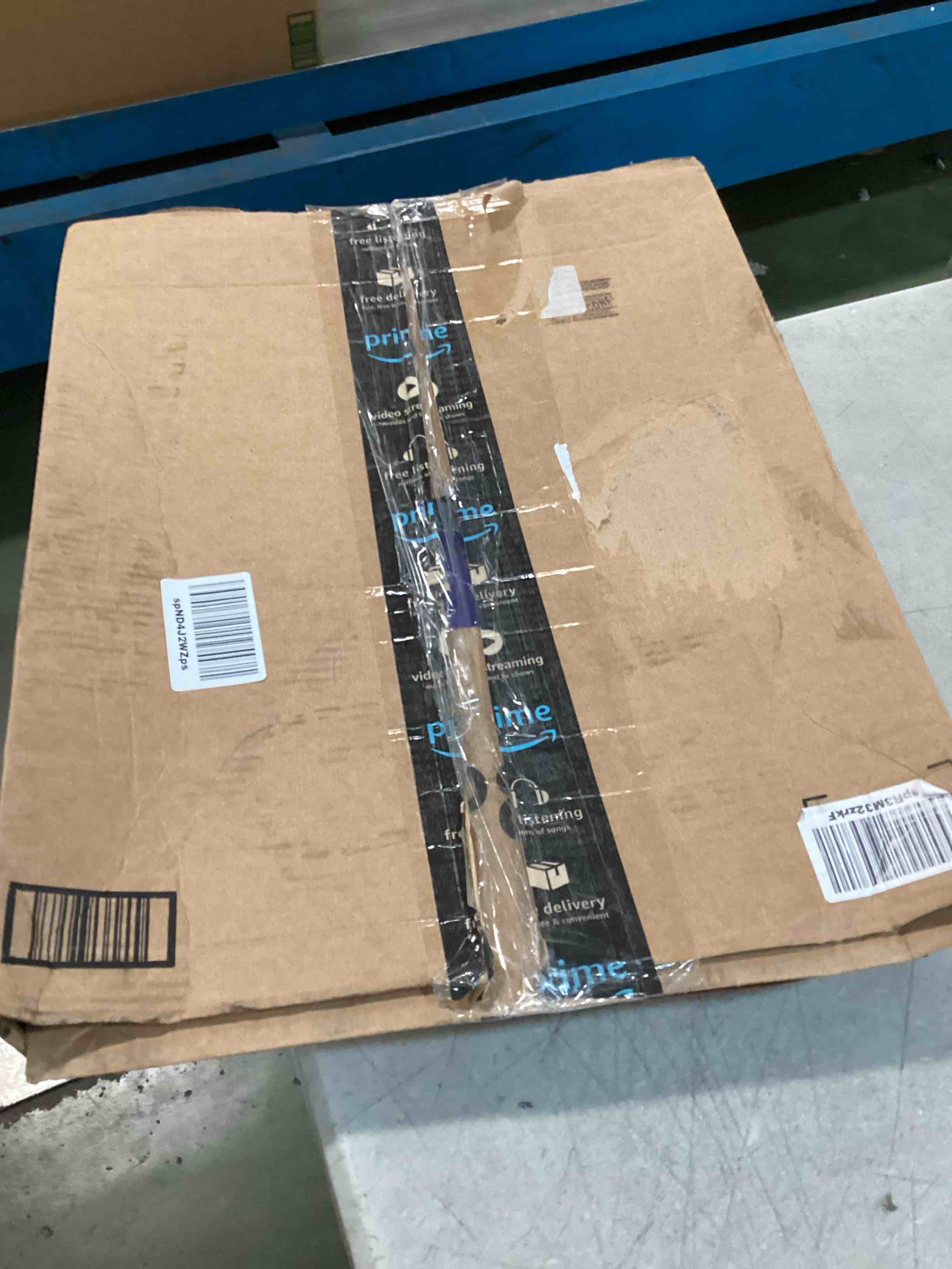https://s3.amazonaws.com/lotting-images-prod/bidfta/BLU6640437_1721313726895.jpeg
