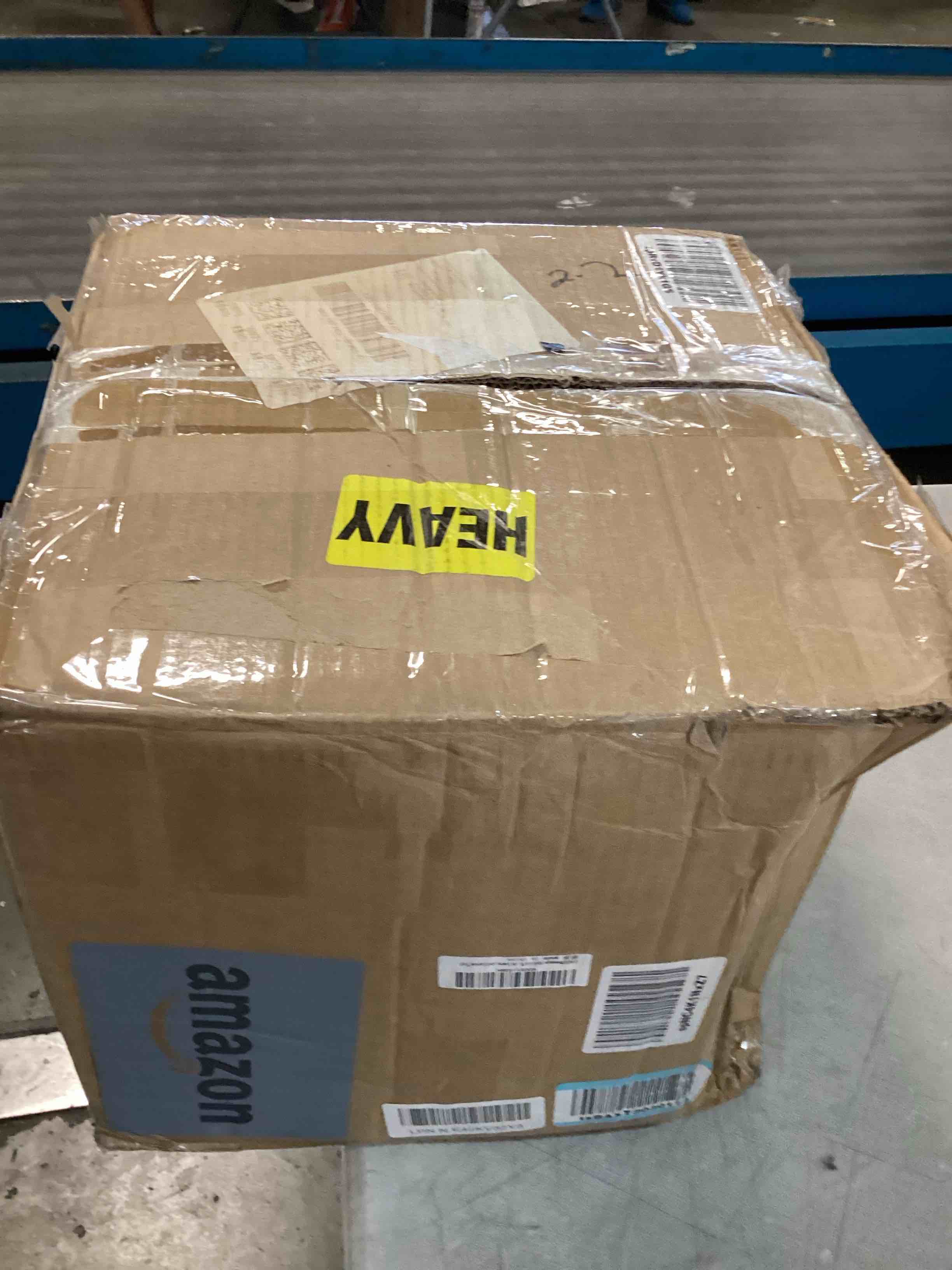 https://s3.amazonaws.com/lotting-images-prod/bidfta/BLU6640451_1721315085119.jpeg