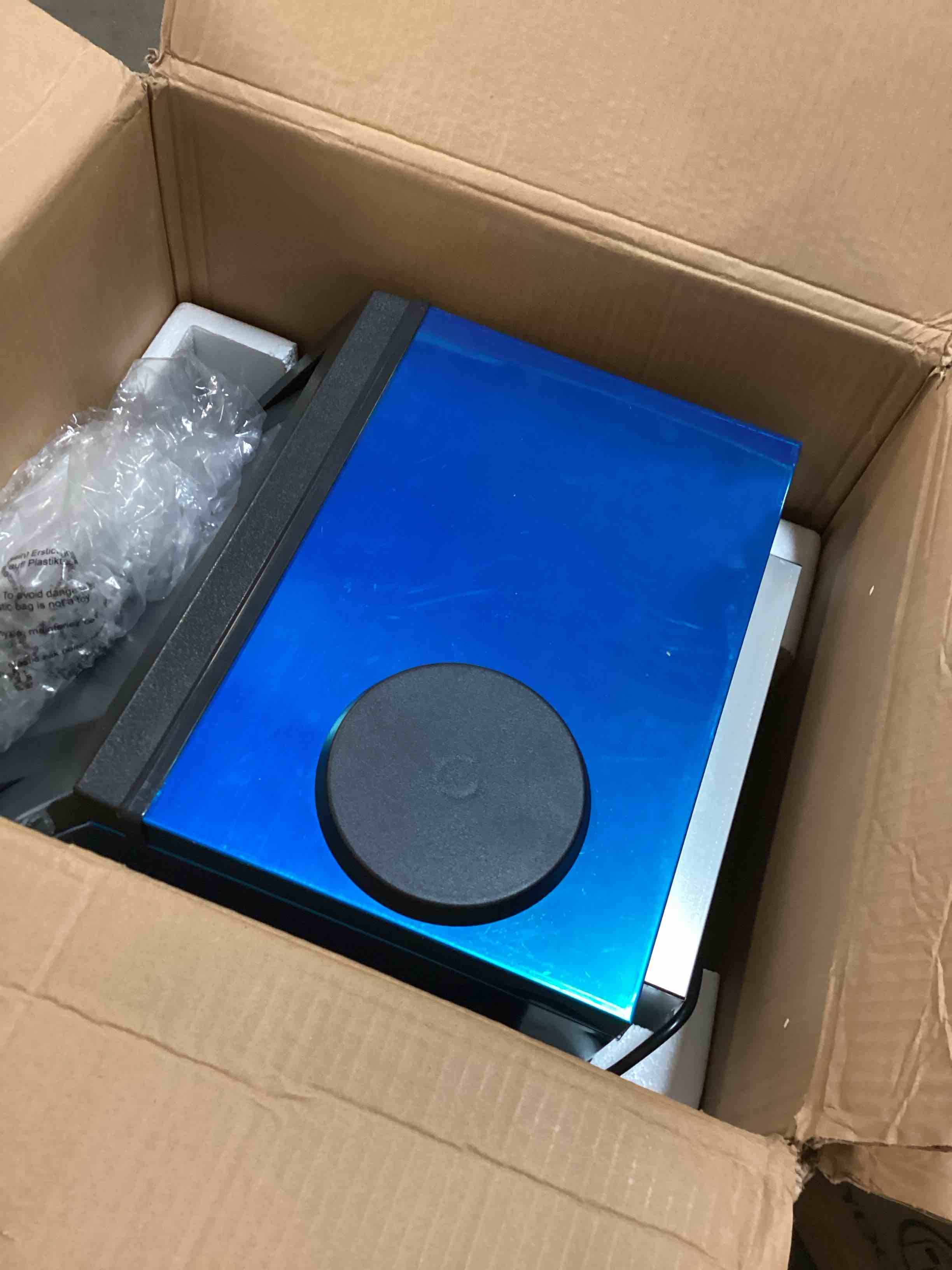https://s3.amazonaws.com/lotting-images-prod/bidfta/BLU6640622_1721393129369.jpeg