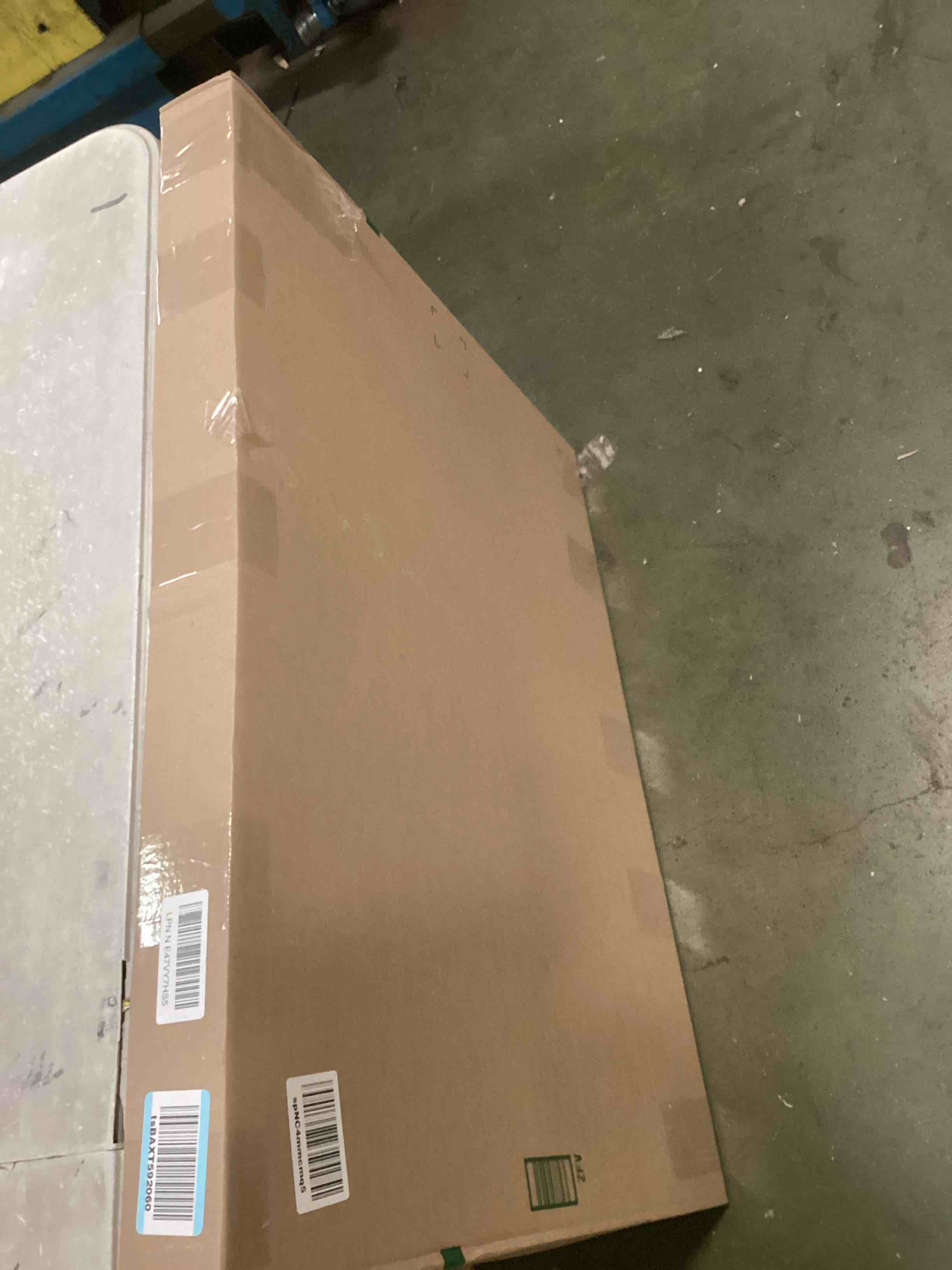 https://s3.amazonaws.com/lotting-images-prod/bidfta/BLU6641073_1719941460705.jpeg