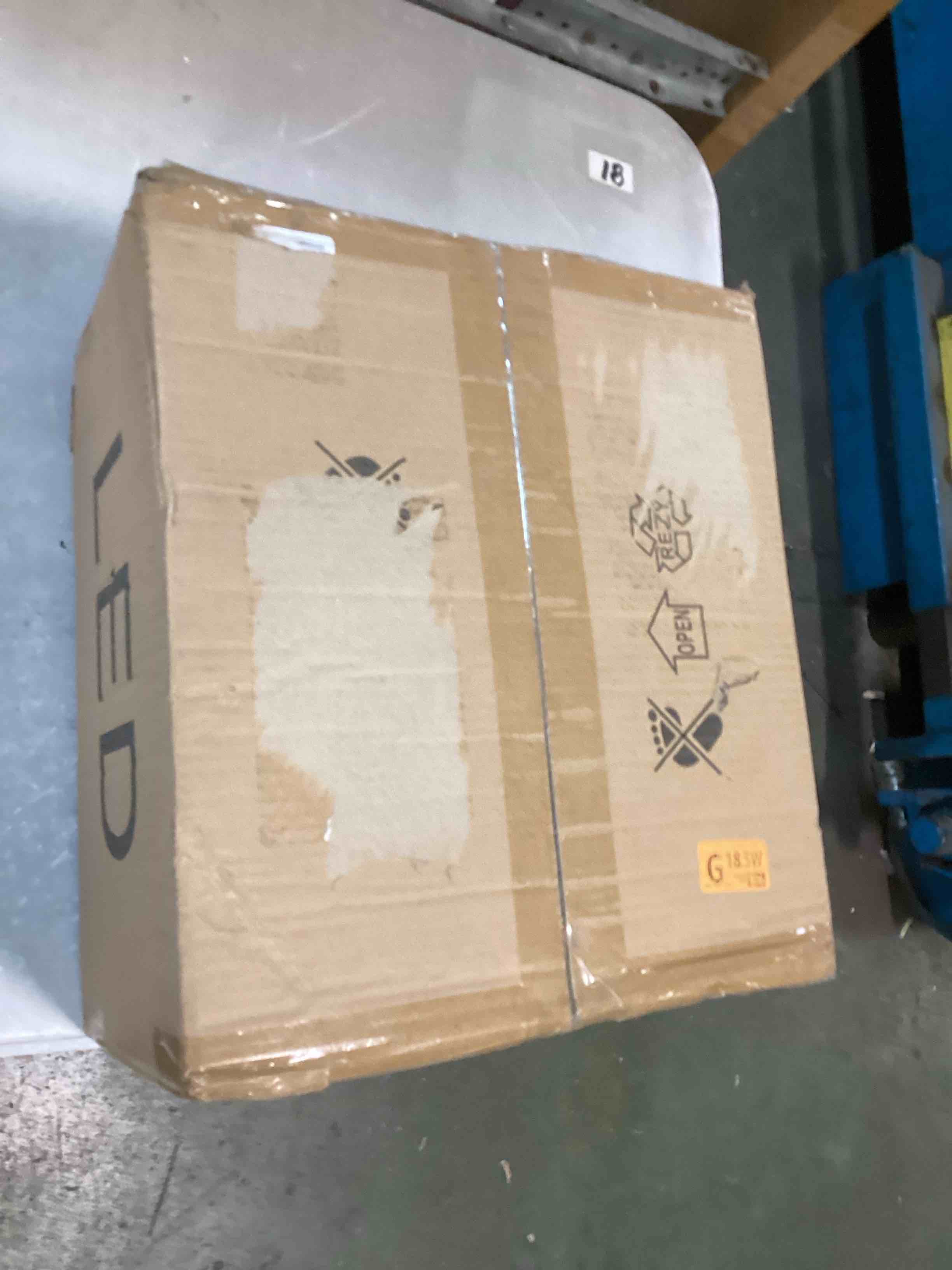 https://s3.amazonaws.com/lotting-images-prod/bidfta/BLU6641139_1719949350455.jpeg