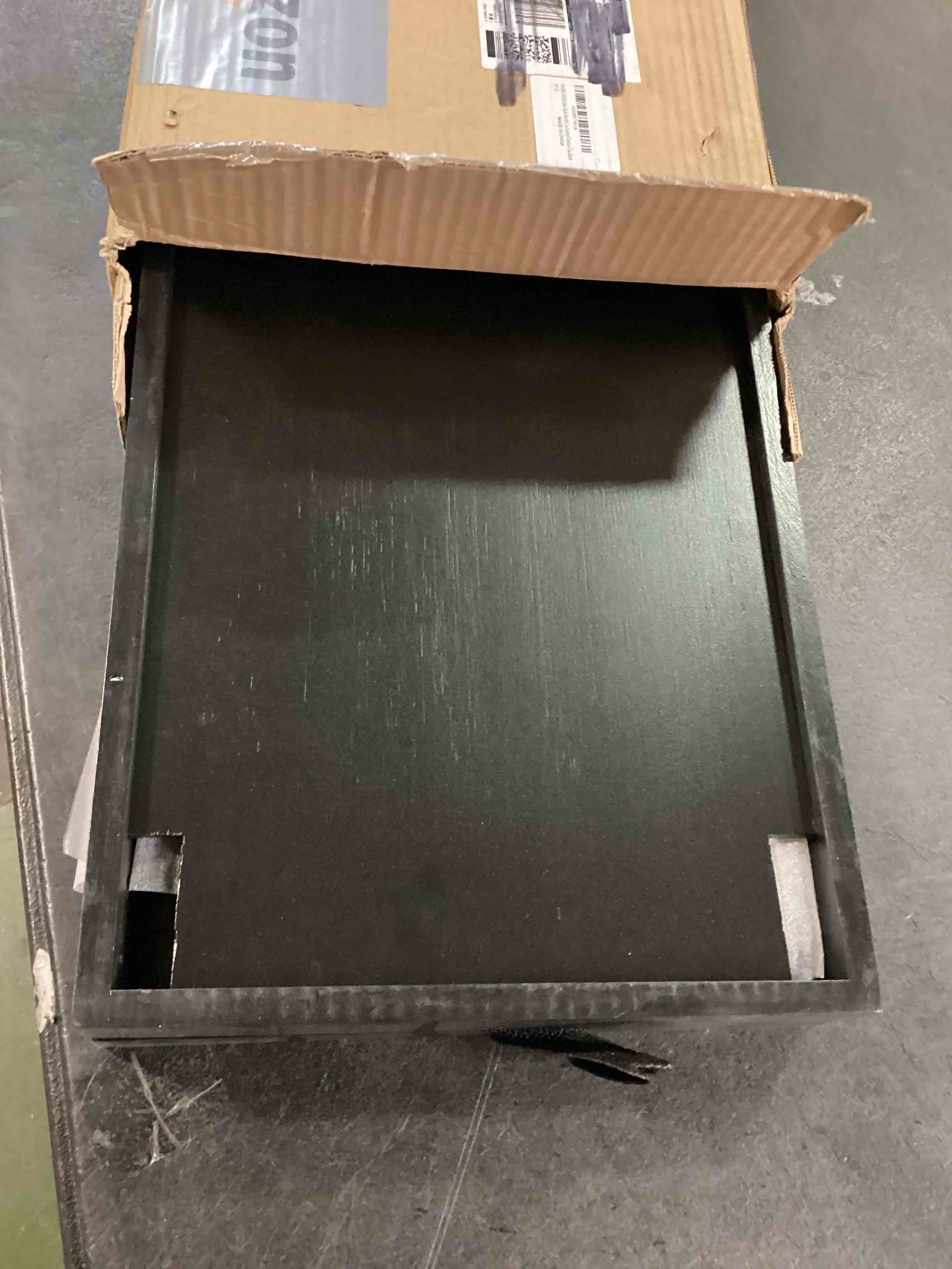 https://s3.amazonaws.com/lotting-images-prod/bidfta/BLU6641238_1720018312555.jpeg