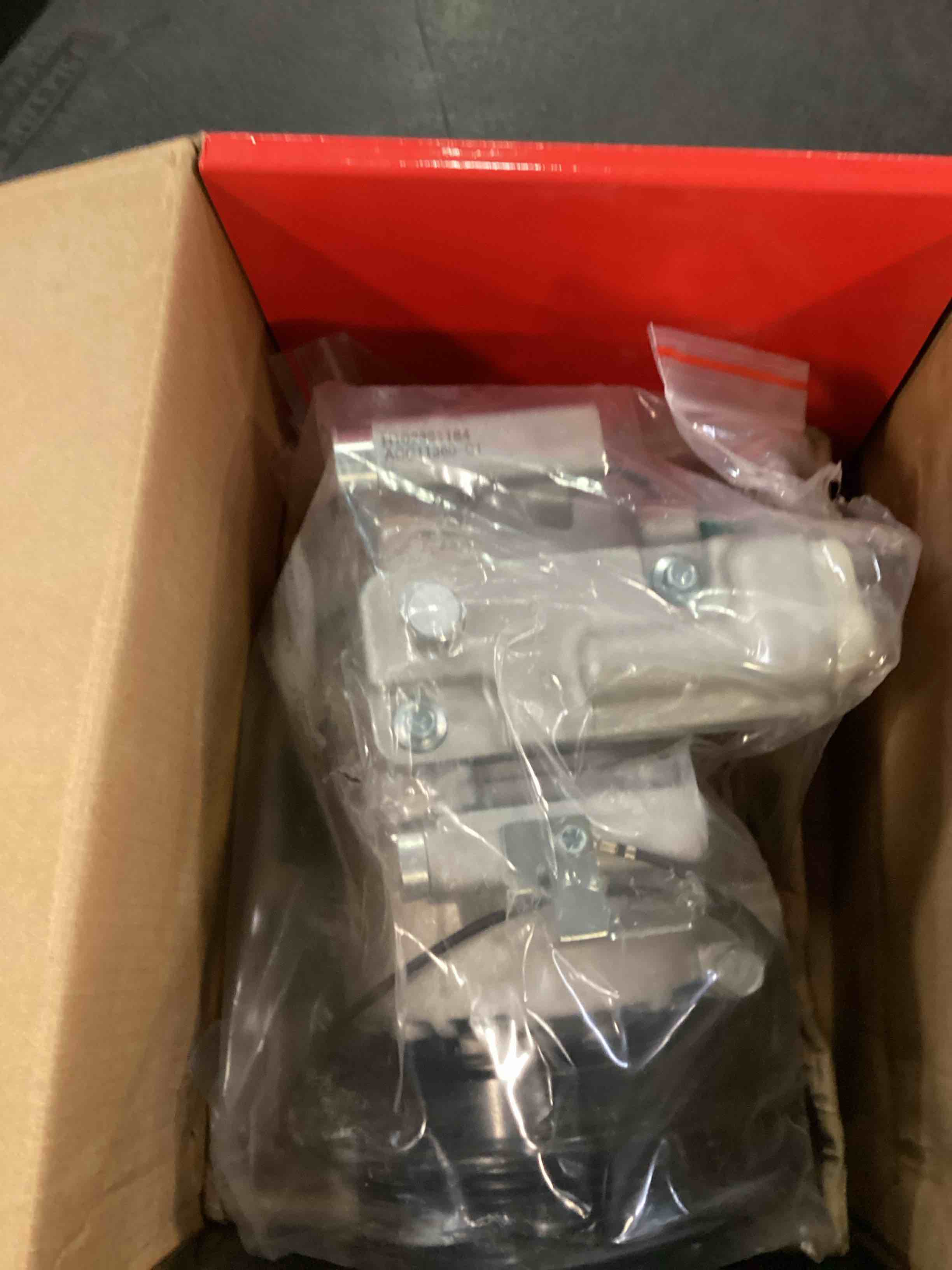 https://s3.amazonaws.com/lotting-images-prod/bidfta/BLU6641332_1720030930092.jpeg