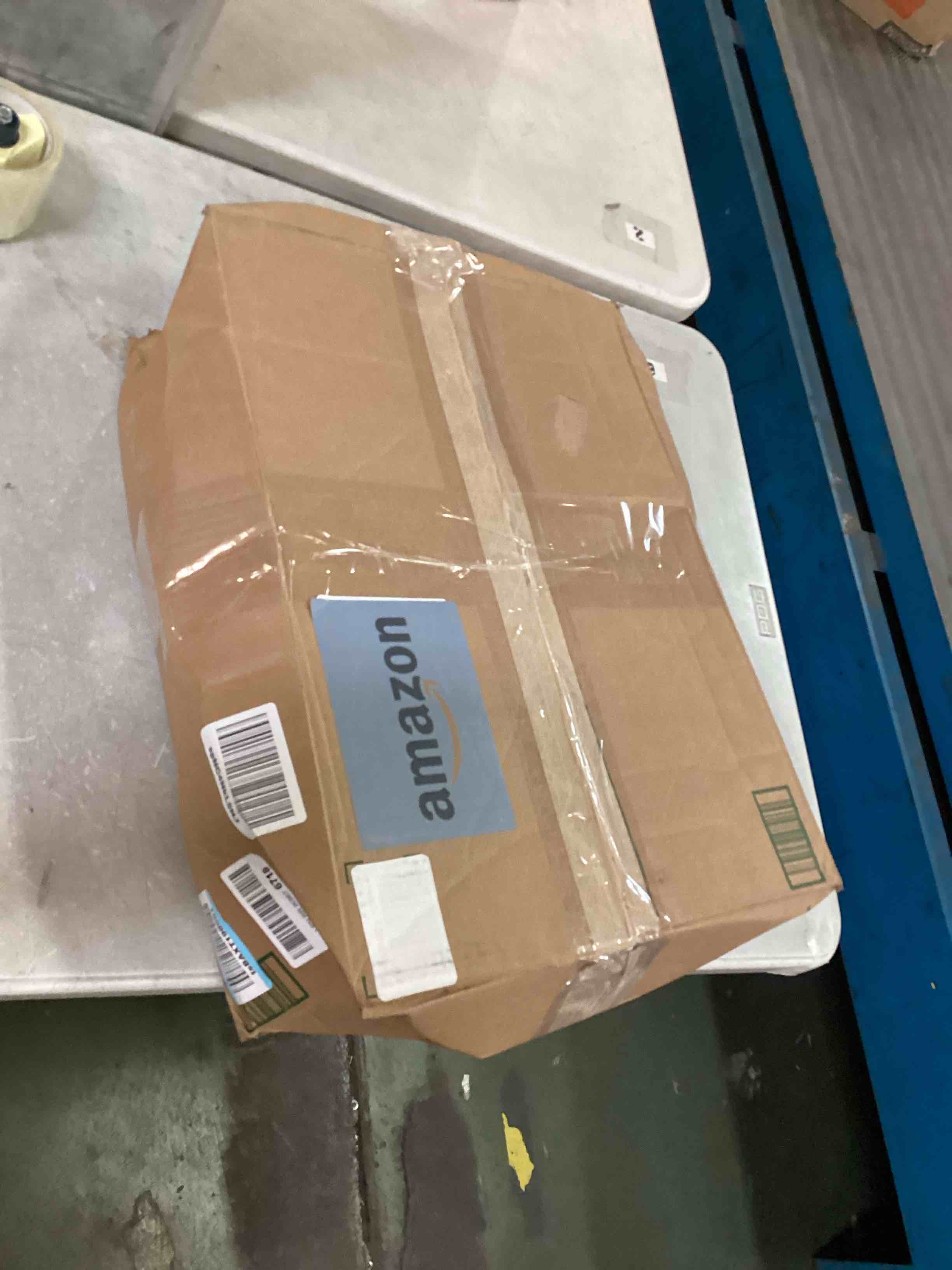 https://s3.amazonaws.com/lotting-images-prod/bidfta/BLU6641438_1720449173417.jpeg