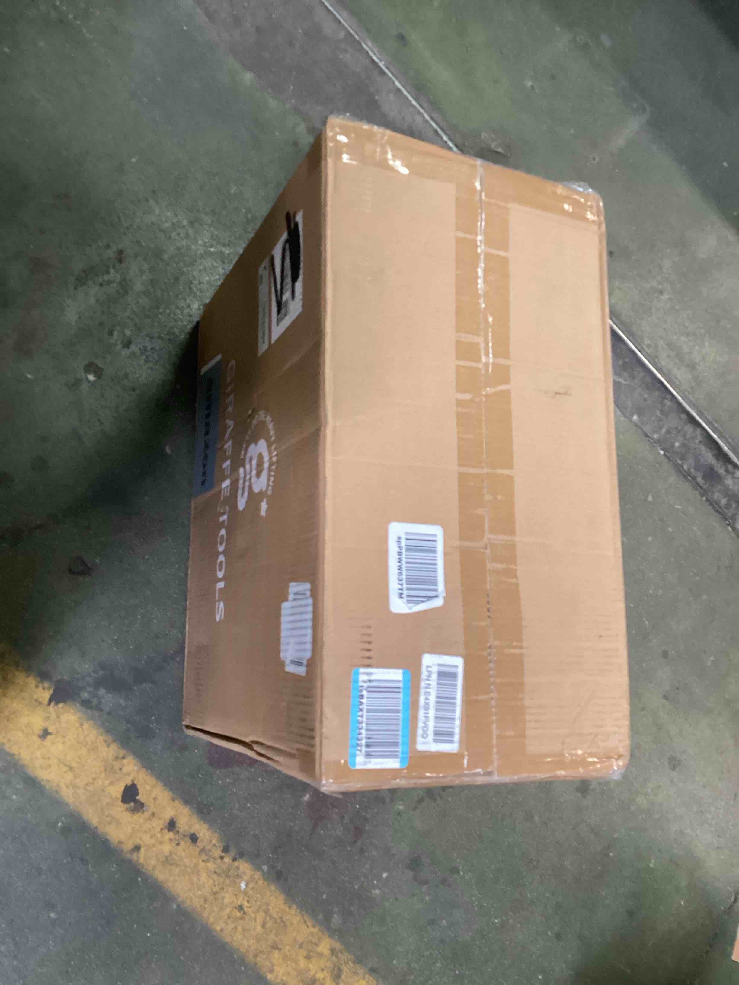 https://s3.amazonaws.com/lotting-images-prod/bidfta/BLU6641507_1720459087905.jpeg