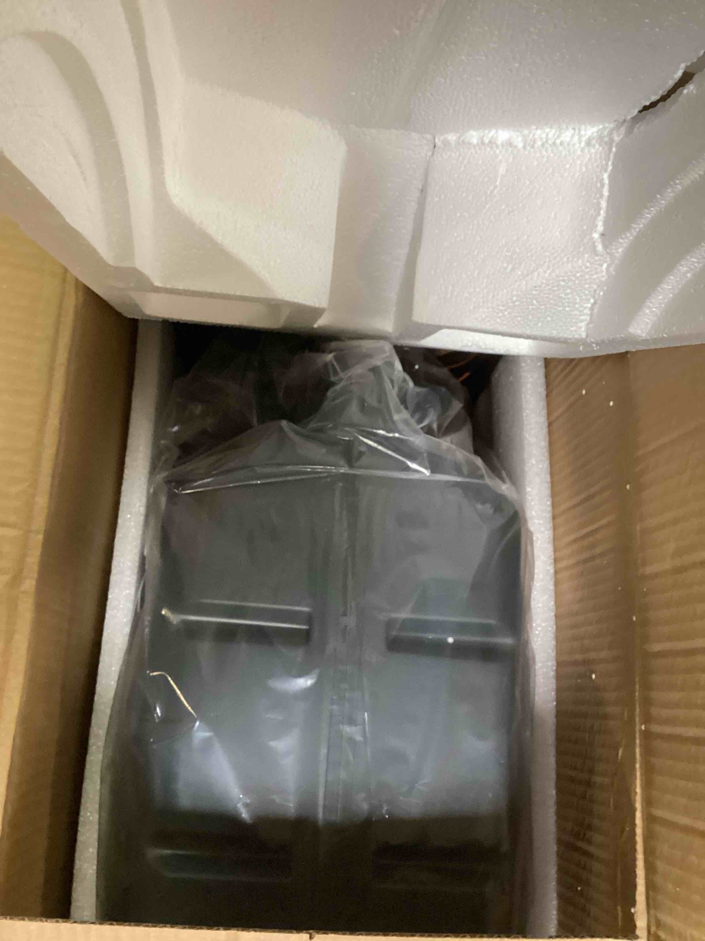 https://s3.amazonaws.com/lotting-images-prod/bidfta/BLU6641507_1720459115502.jpeg