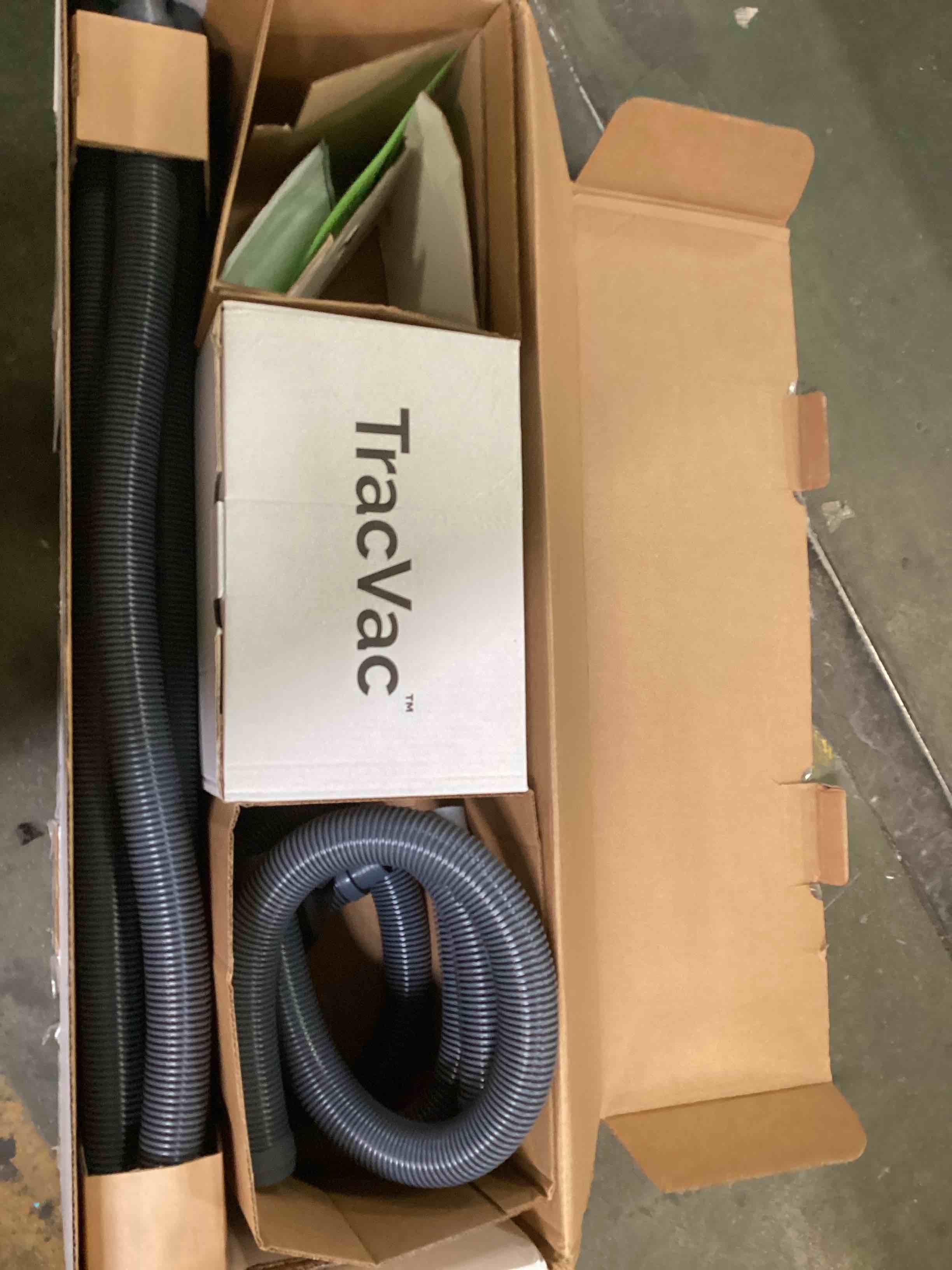 https://s3.amazonaws.com/lotting-images-prod/bidfta/BLU6641593_1720469423657.jpeg