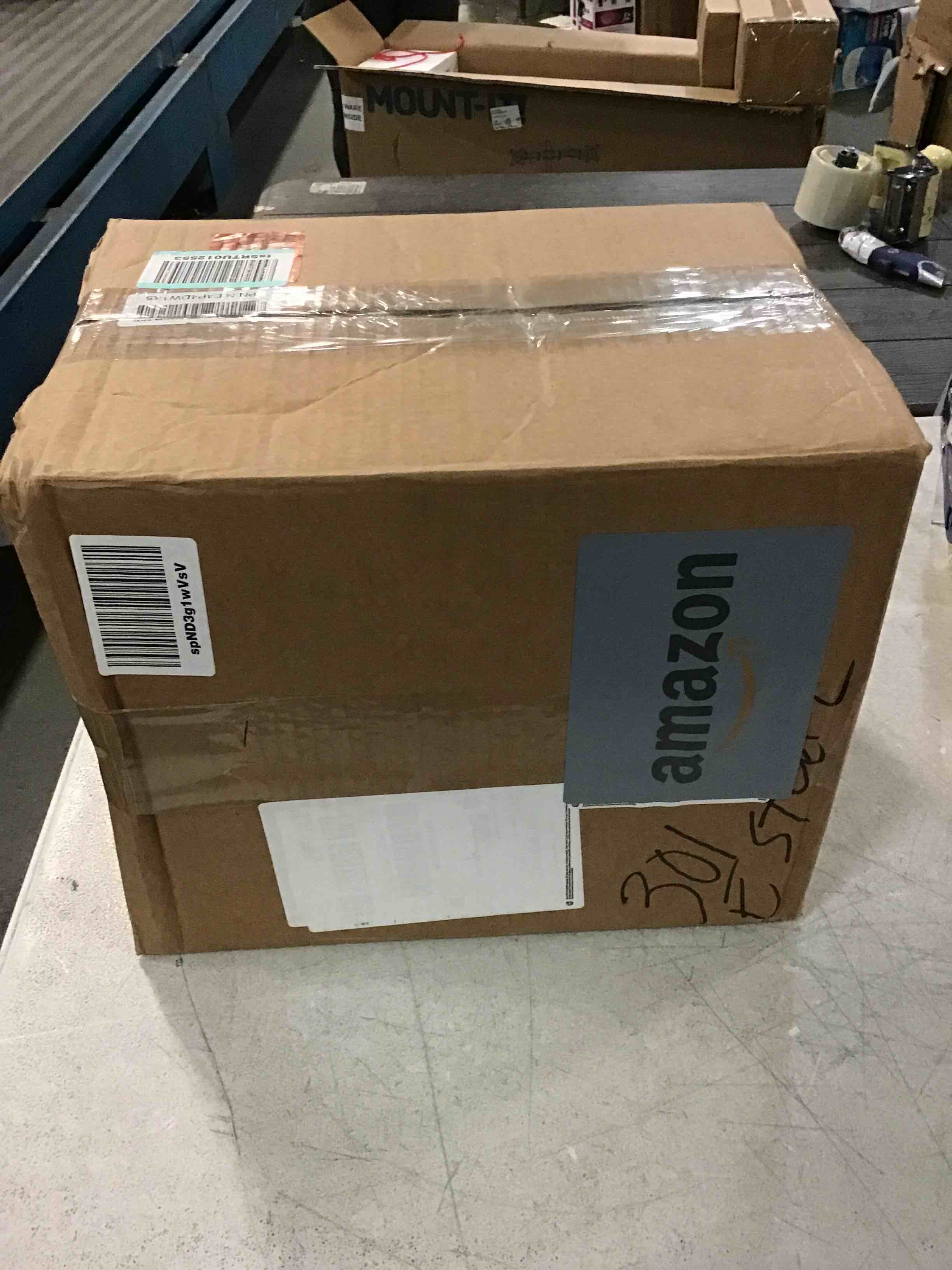 https://s3.amazonaws.com/lotting-images-prod/bidfta/BLU6641650_1720485174007.jpeg