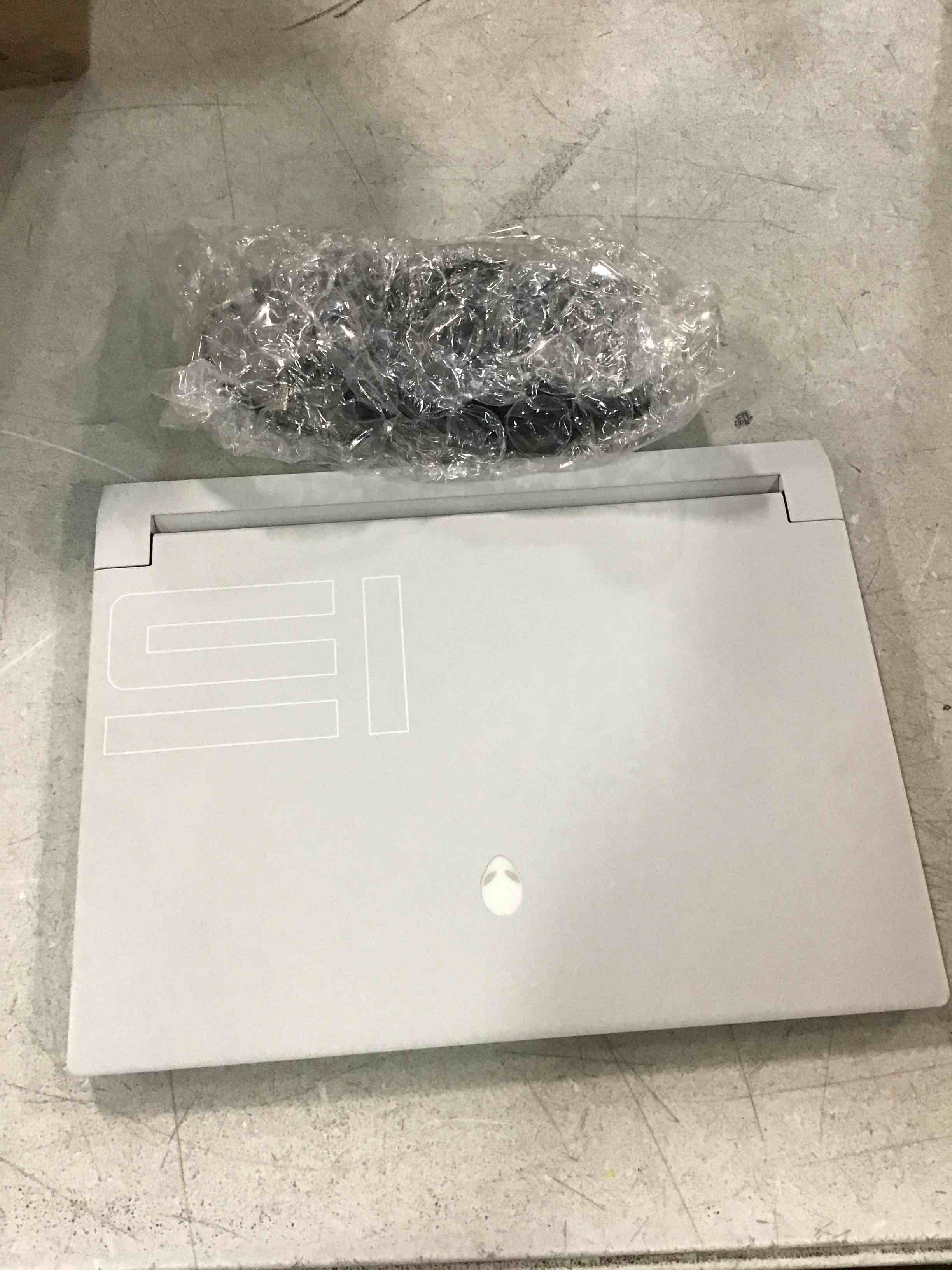 https://s3.amazonaws.com/lotting-images-prod/bidfta/BLU6641683_1720496549982.jpeg