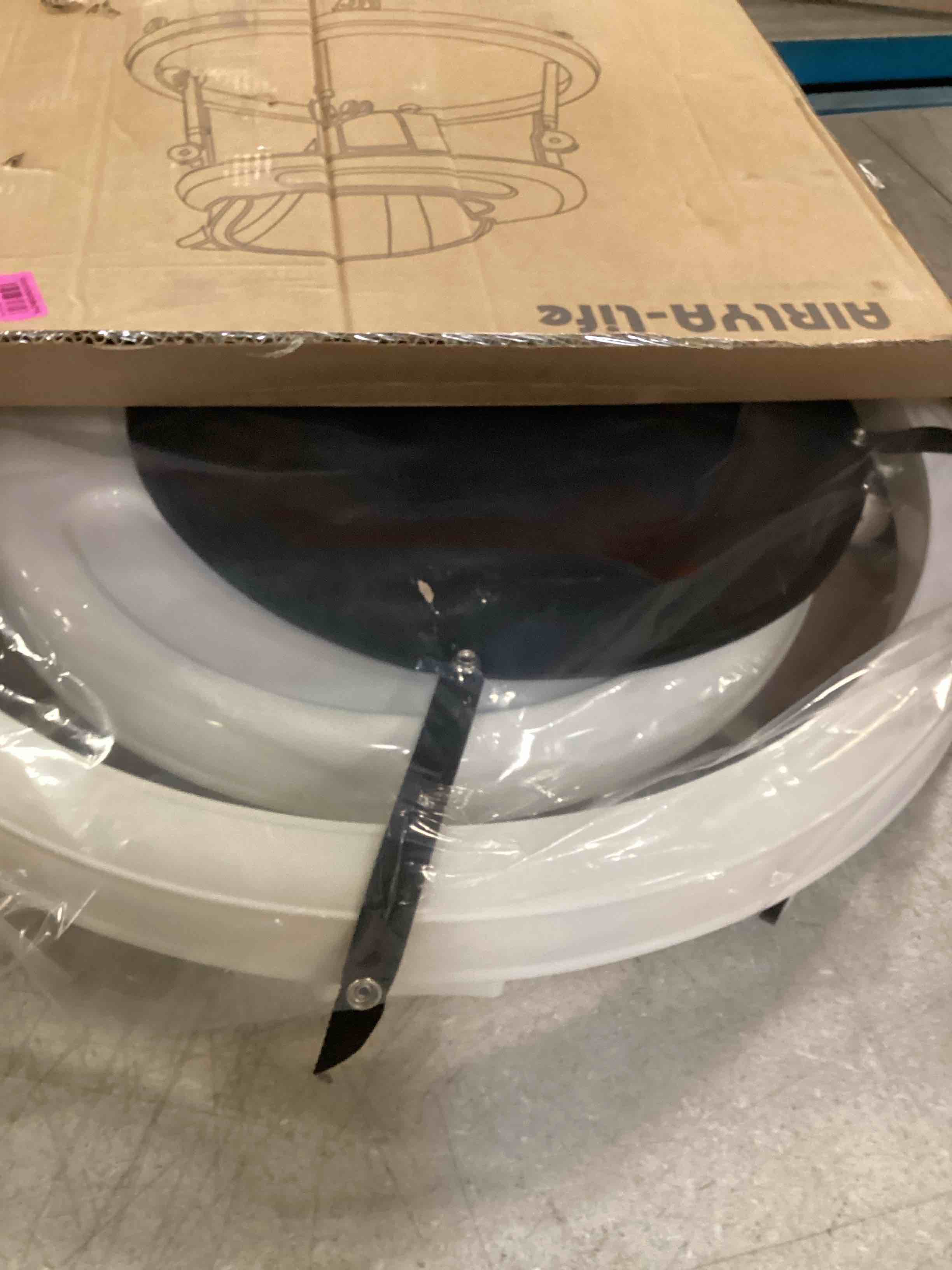 https://s3.amazonaws.com/lotting-images-prod/bidfta/BLU6641804_1720531551045.jpeg